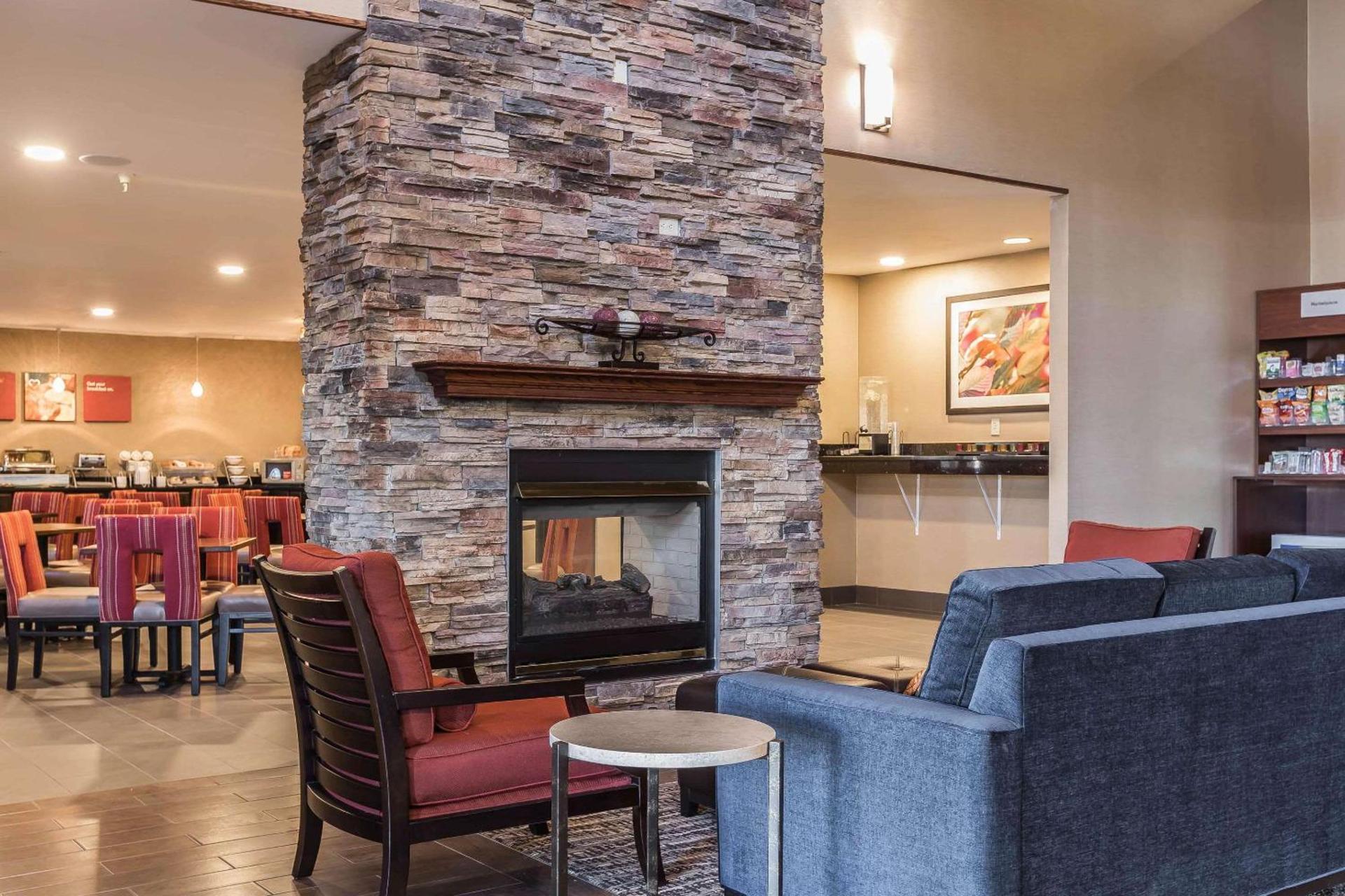 Comfort Suites Fort Wayne North photo 3