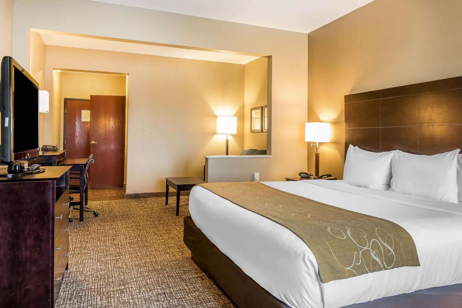 Comfort Suites Fort Wayne North photo 13