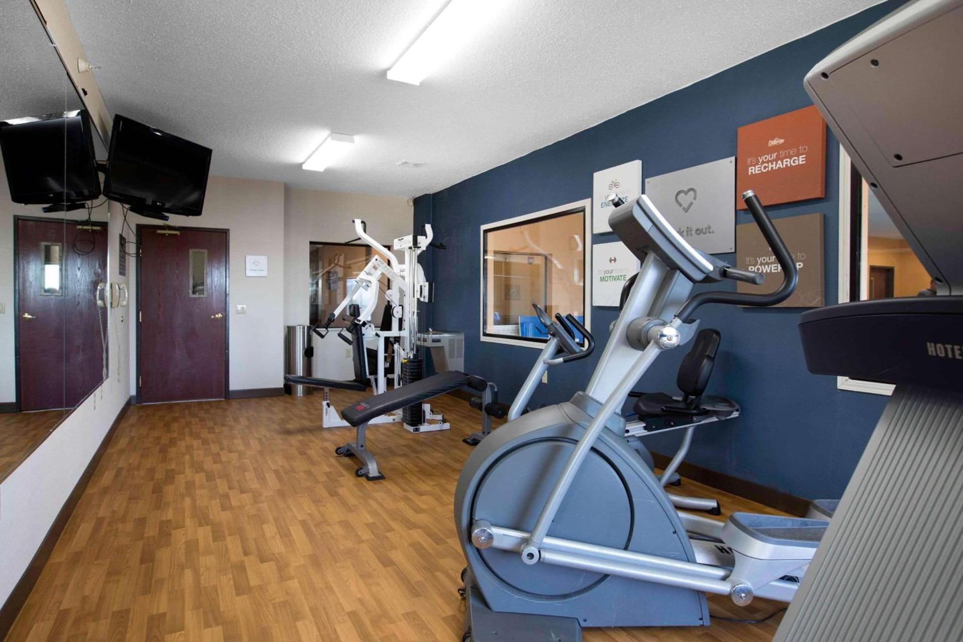 Comfort Suites Fort Wayne North photo 19