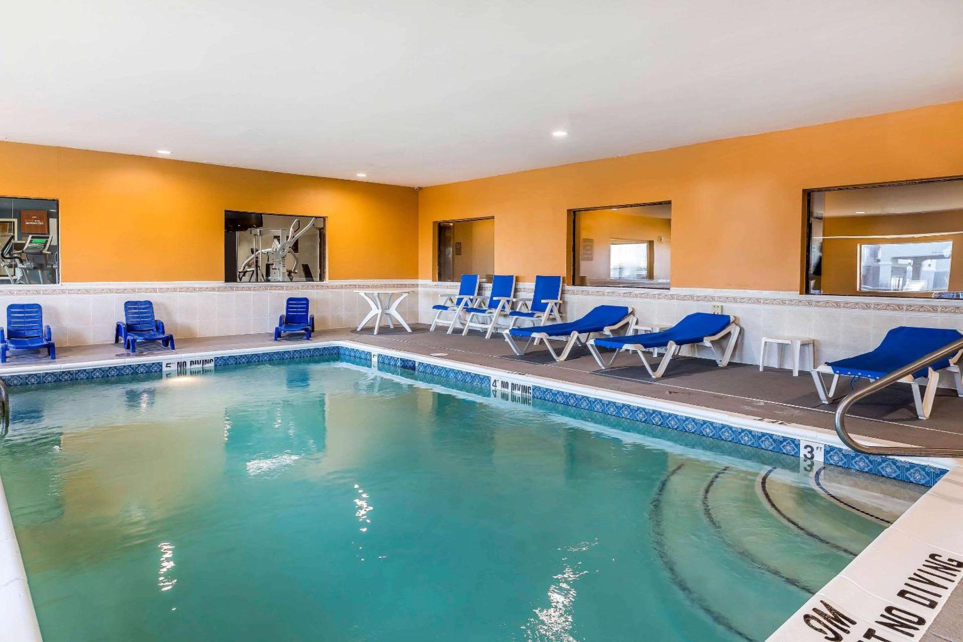 Comfort Suites Fort Wayne North photo 18