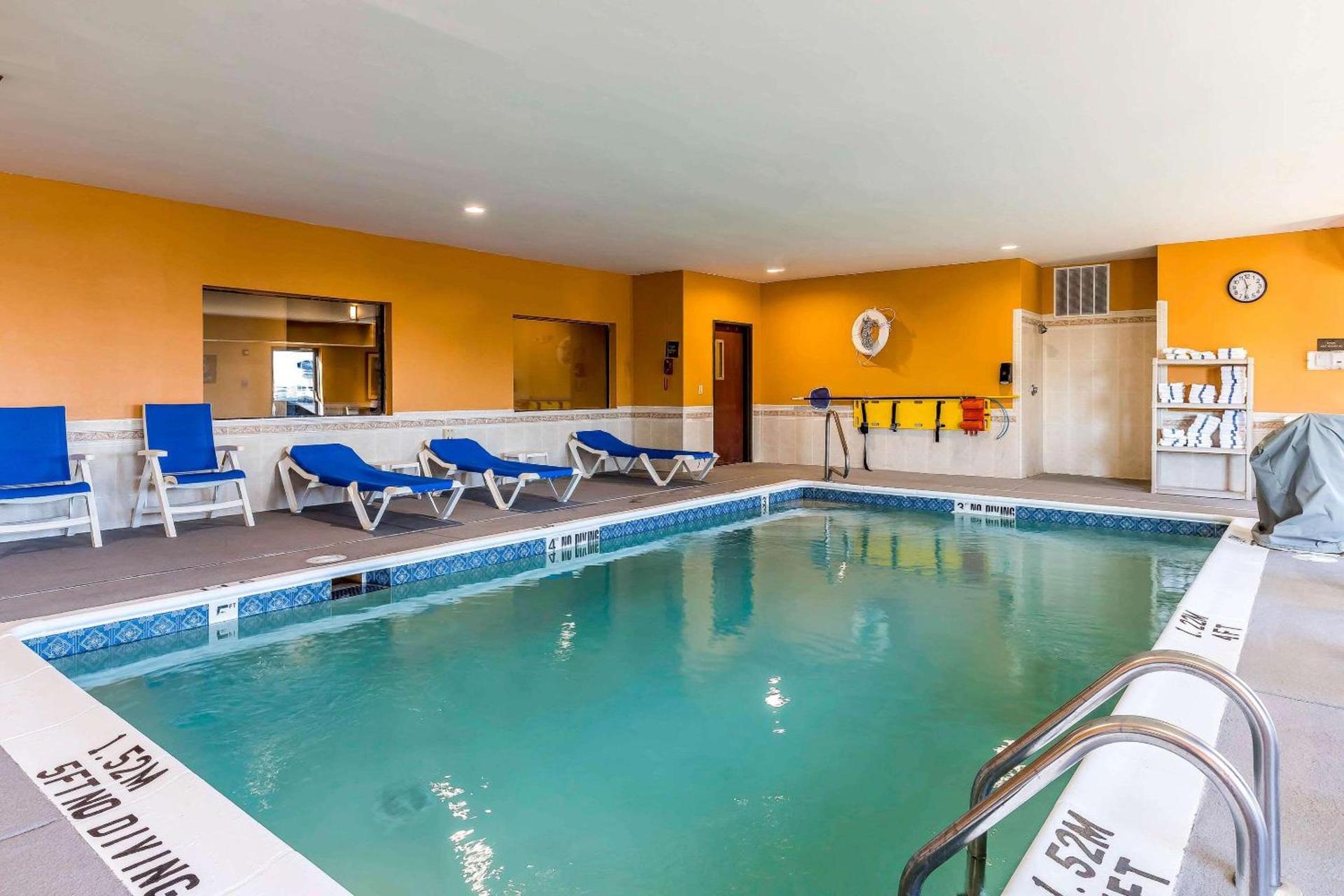 Comfort Suites Fort Wayne North photo 17