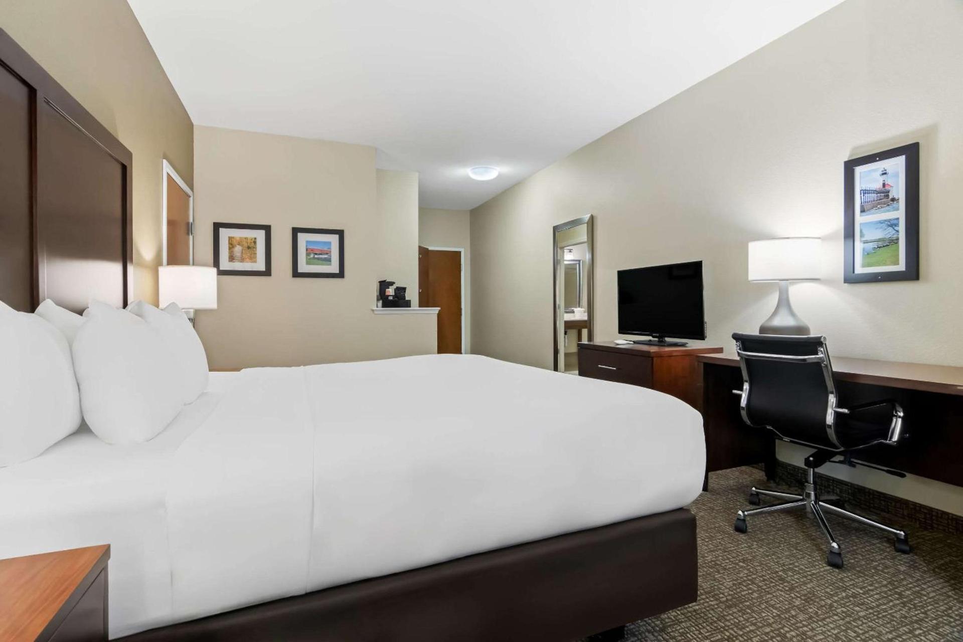 Comfort Inn Hebron-Lowell Area photo 11