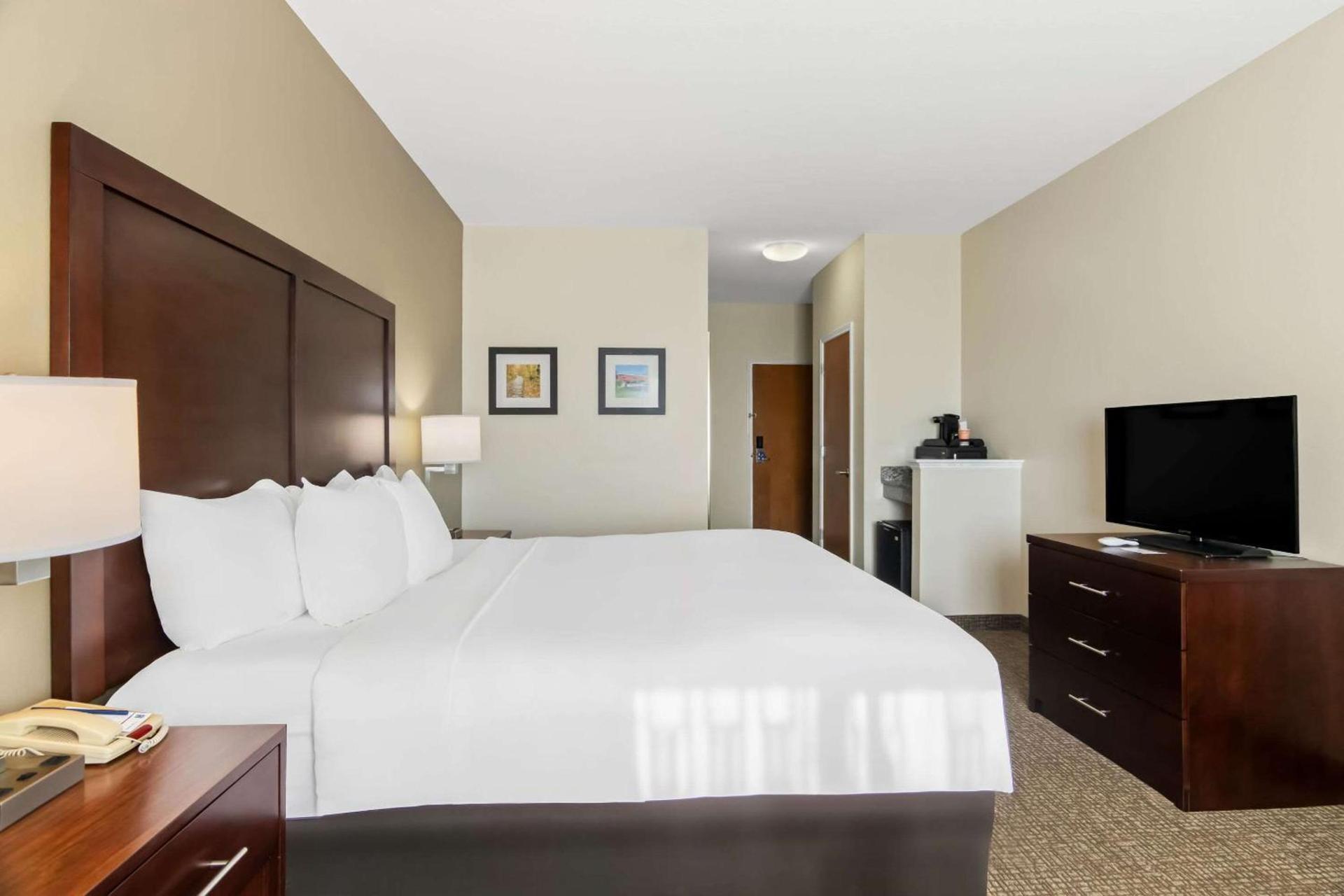Comfort Inn Hebron-Lowell Area photo 24