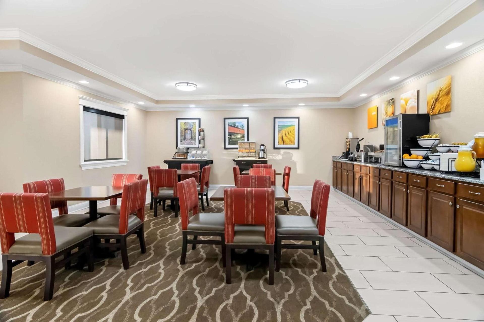 Comfort Inn Hebron-Lowell Area photo 36