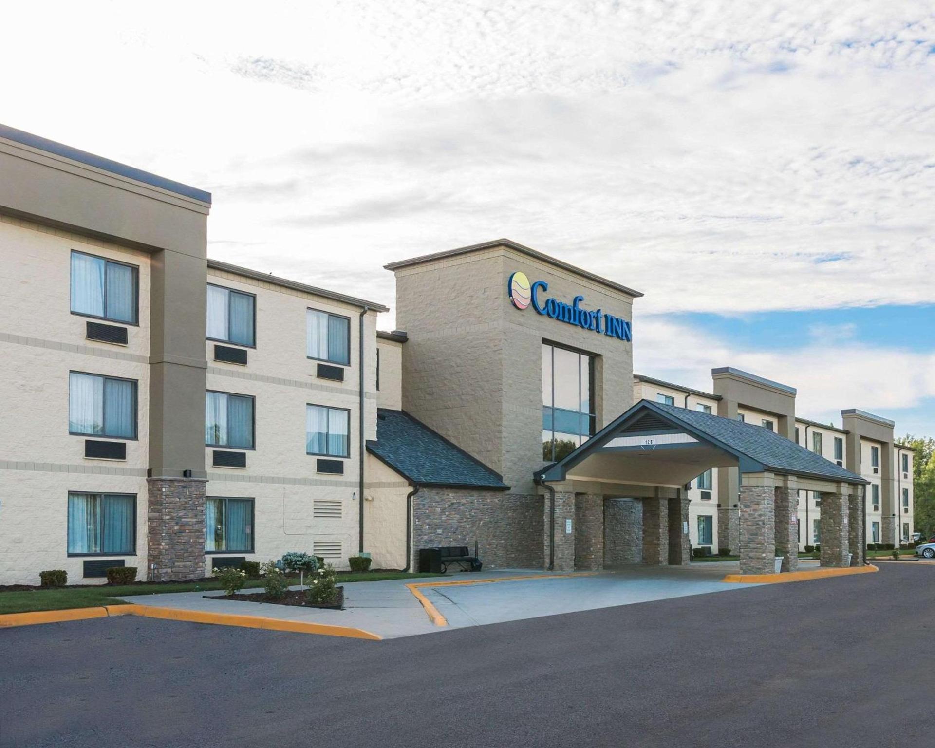 Comfort Inn Metro Airport photo 2