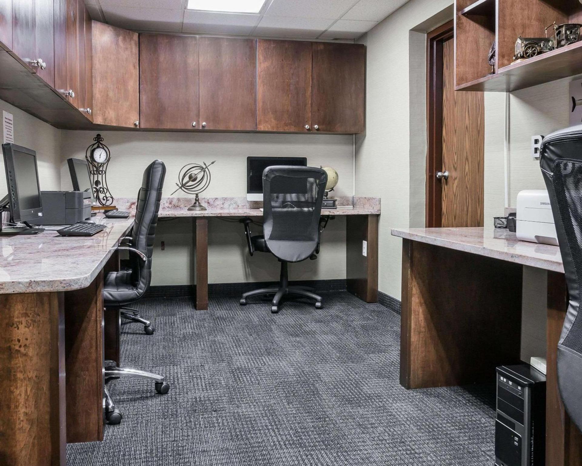 Comfort Inn Metro Airport photo 19