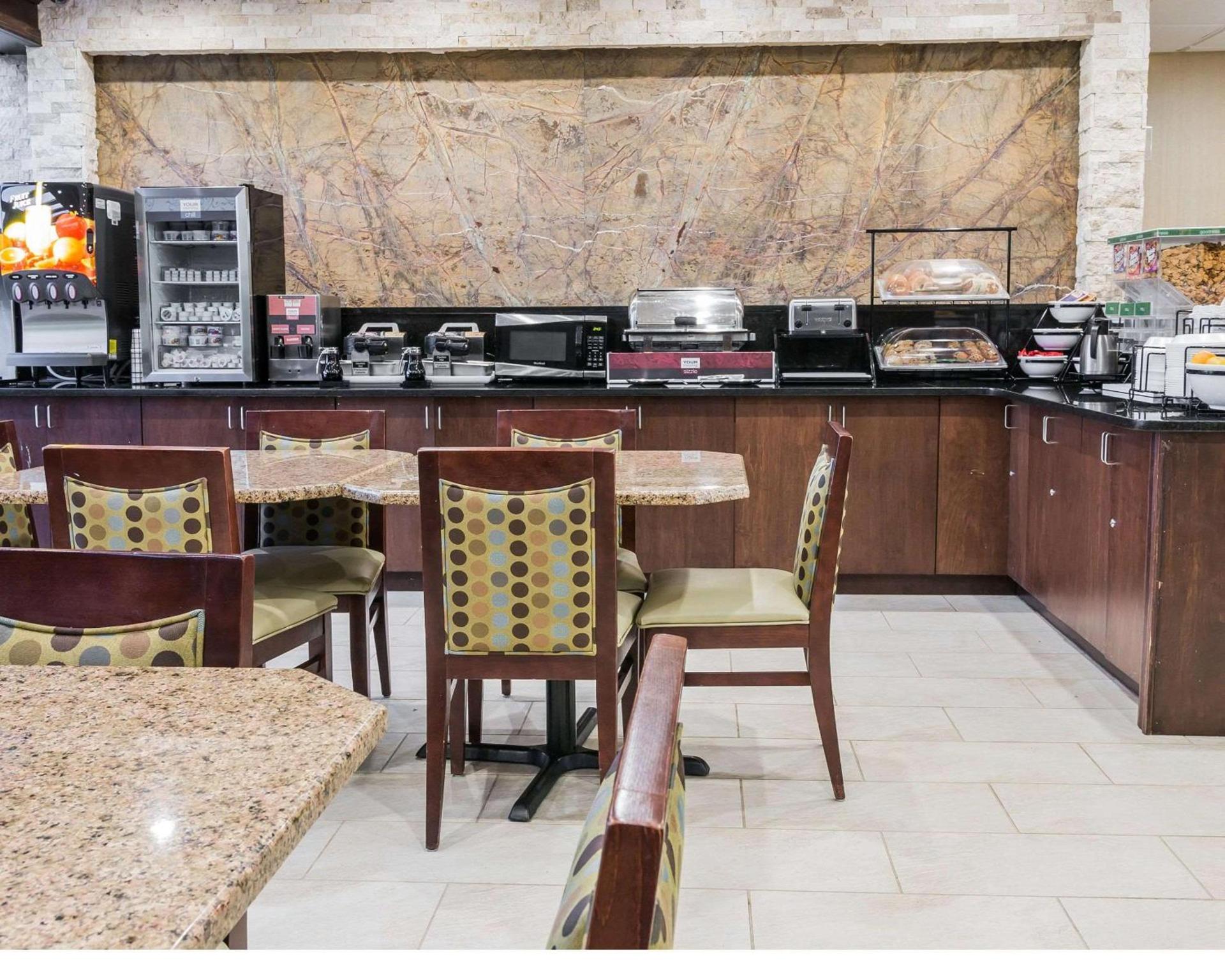 Comfort Inn Metro Airport photo 22