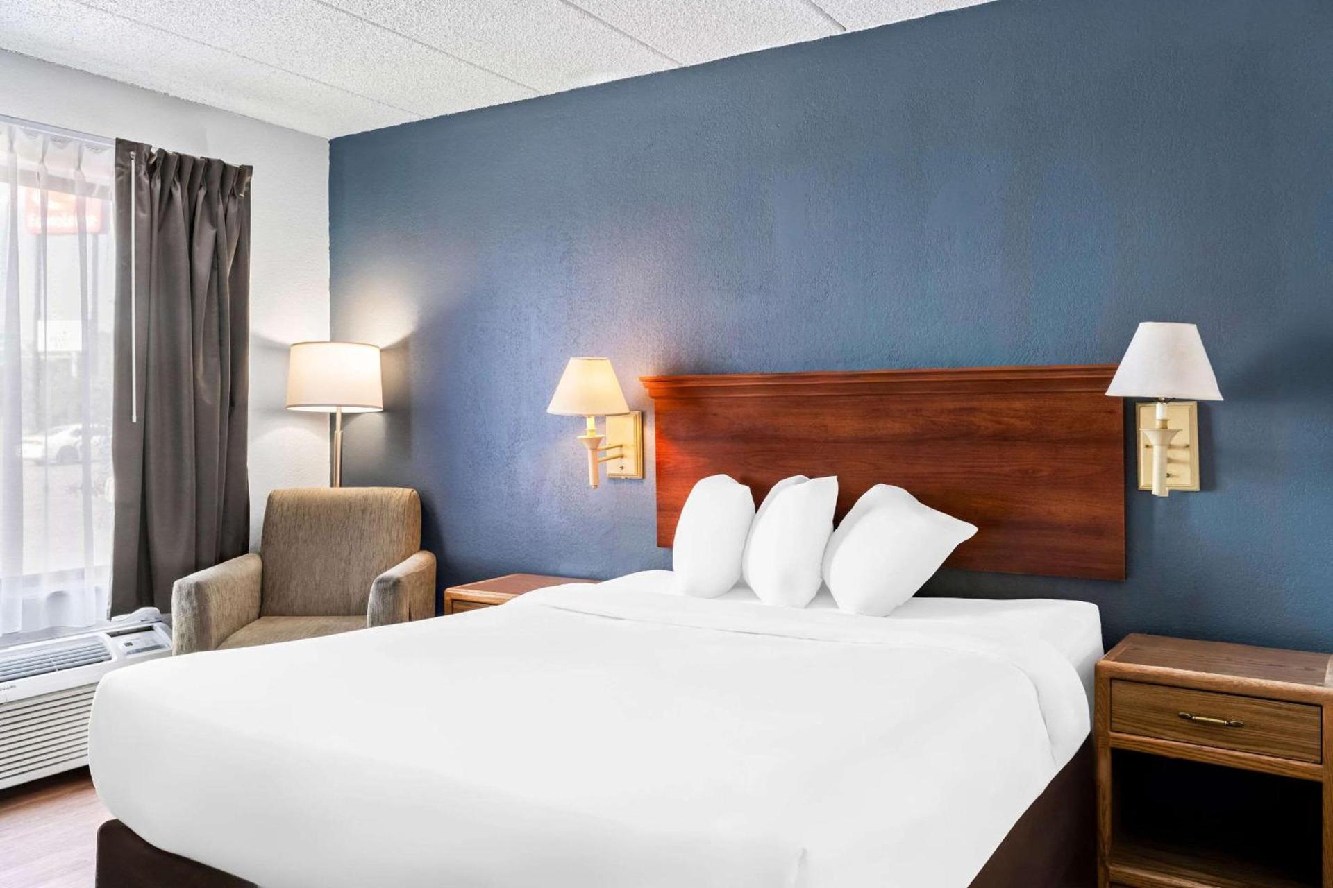 Econo Lodge Billings photo 12