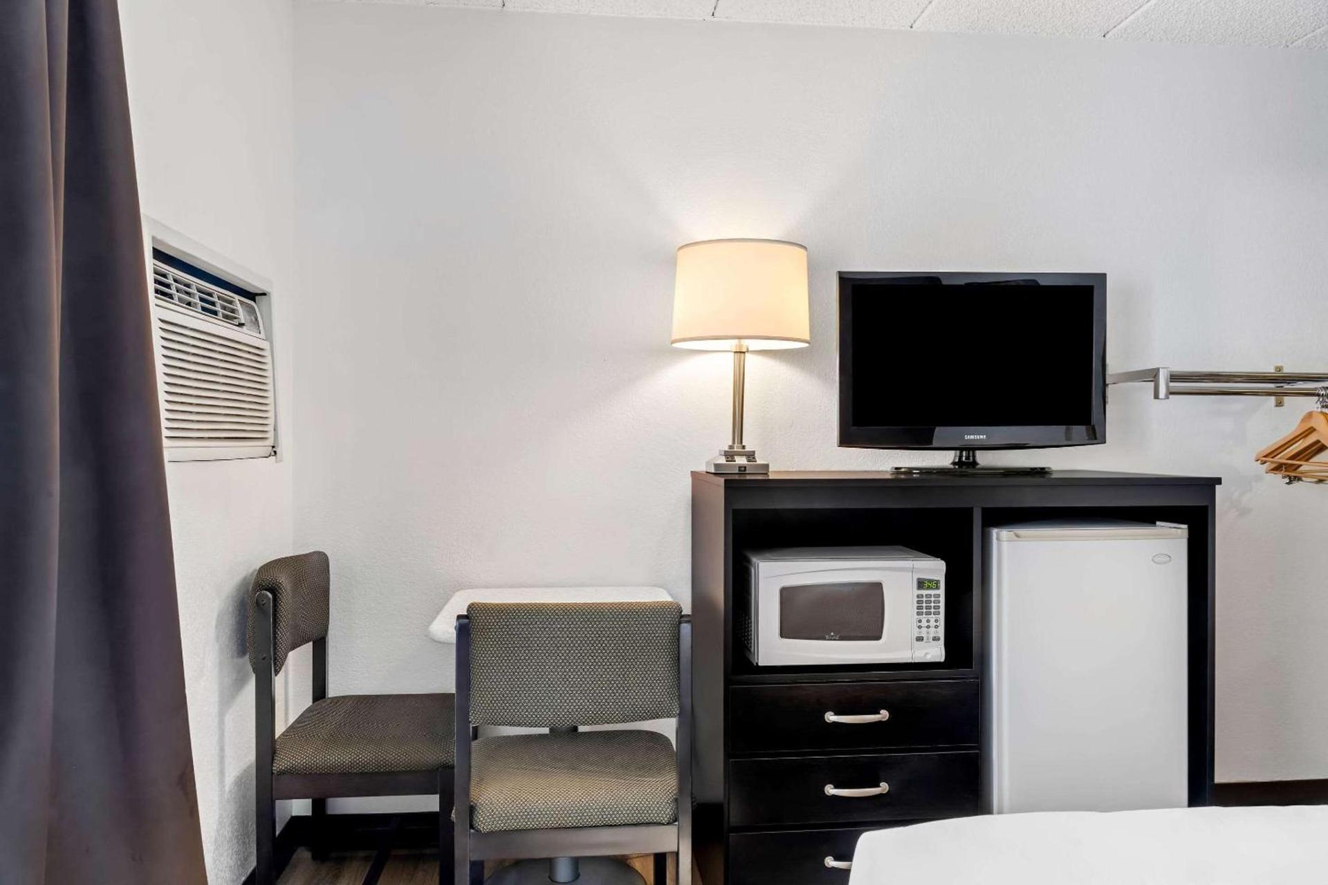 Econo Lodge Billings photo 21