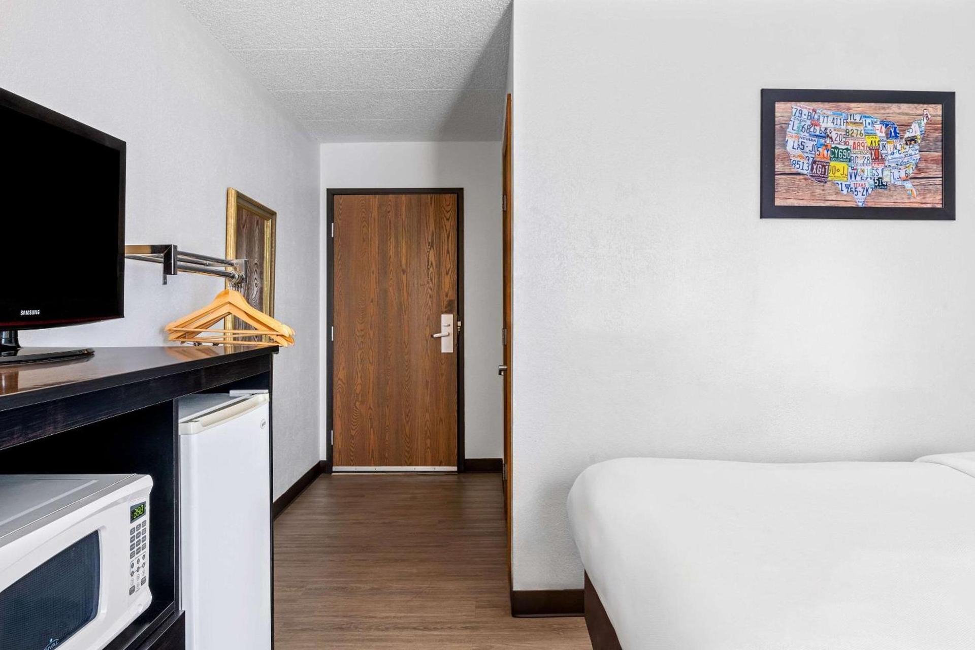 Econo Lodge Billings photo 22