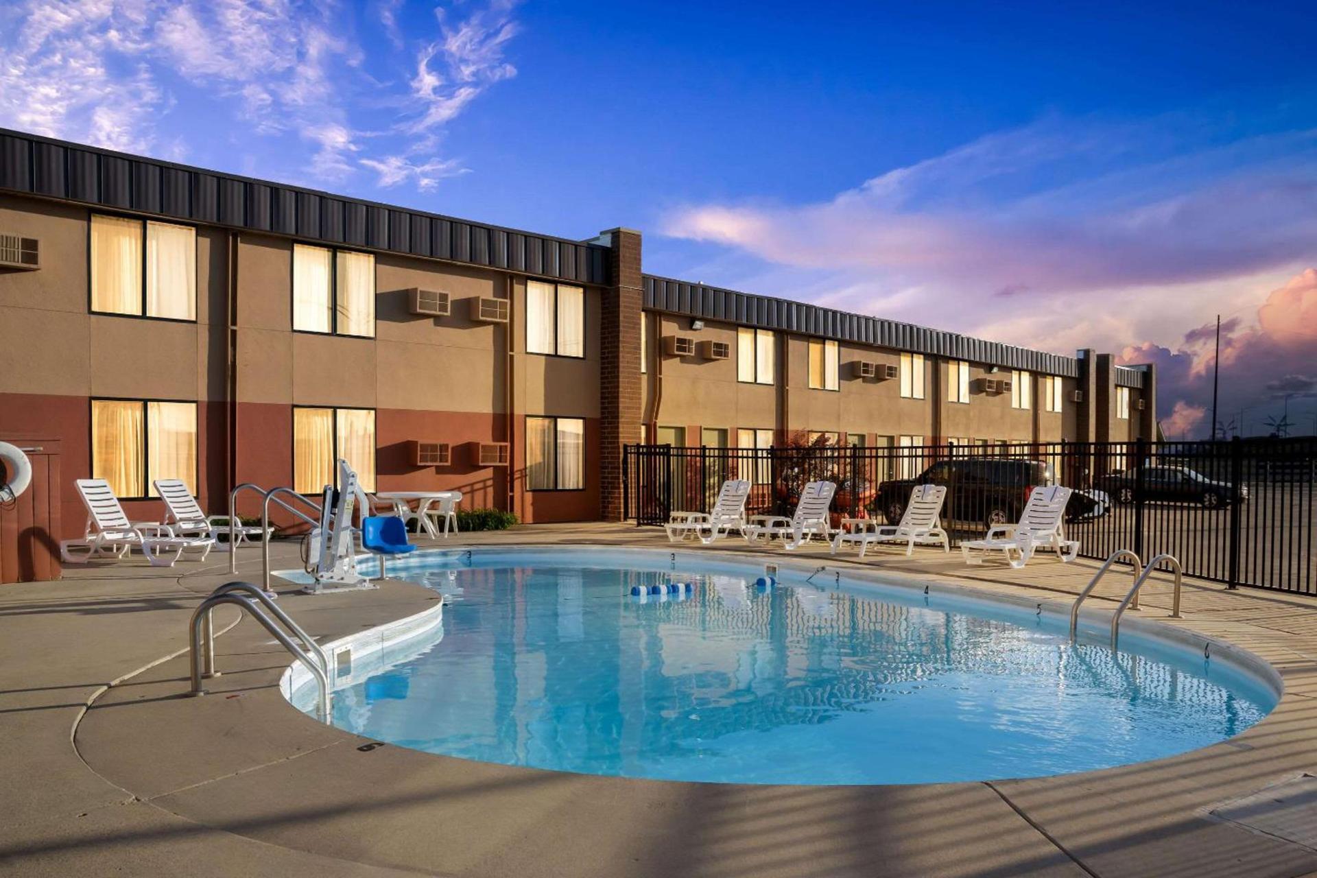 Econo Lodge Billings photo 31