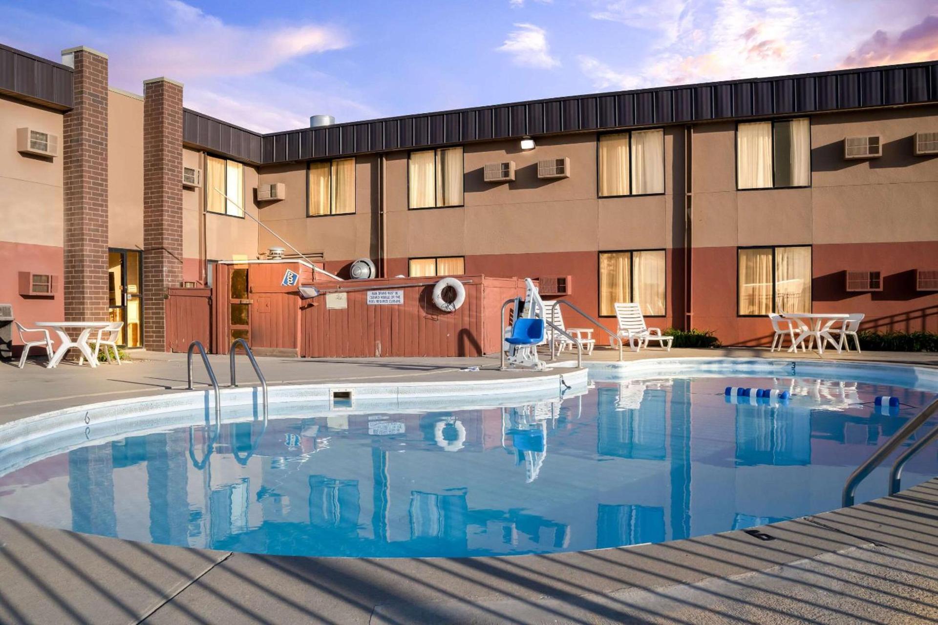 Econo Lodge Billings photo 30