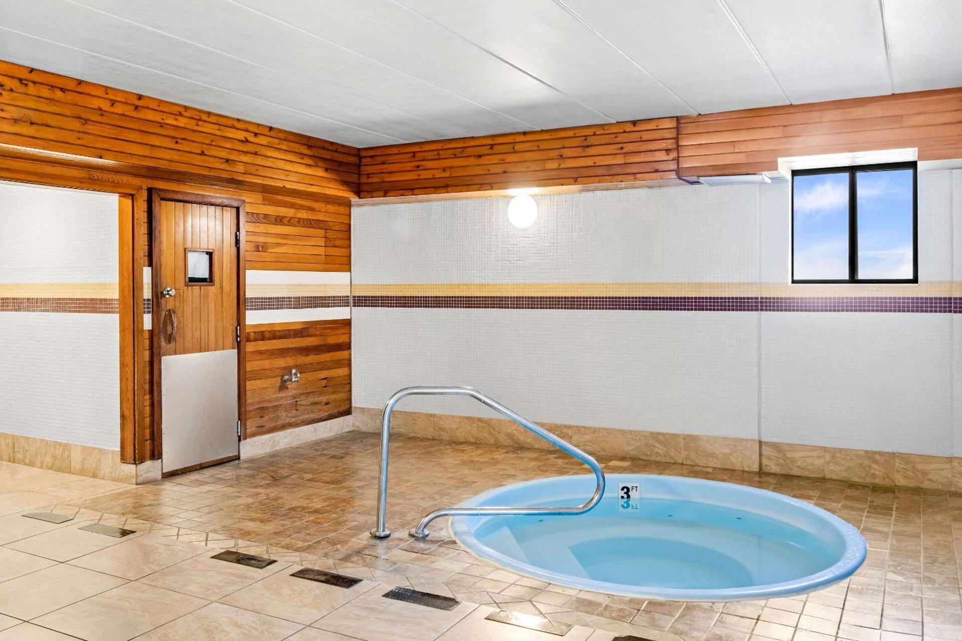 Econo Lodge Billings photo 38