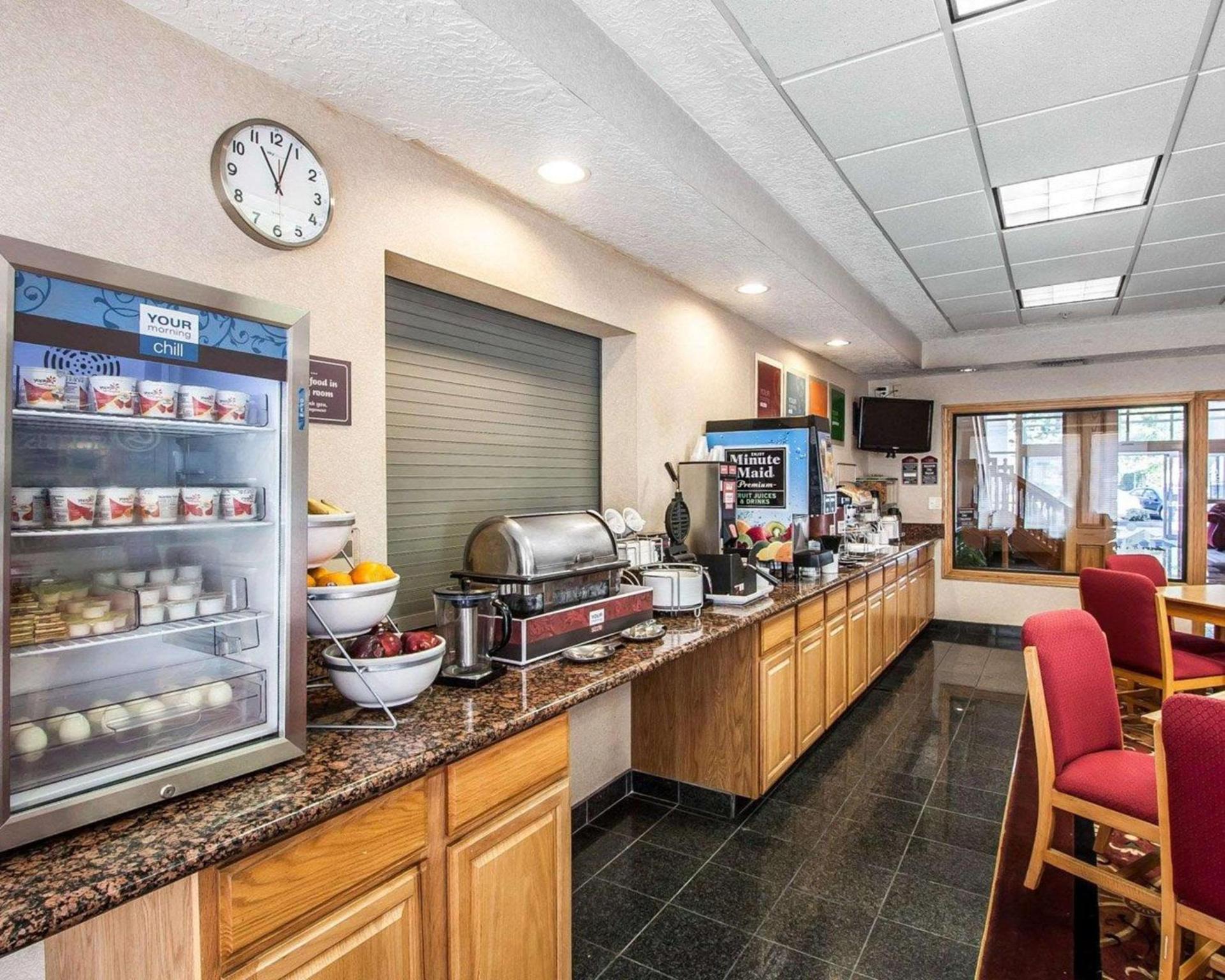 Comfort Suites Clackamas photo 17
