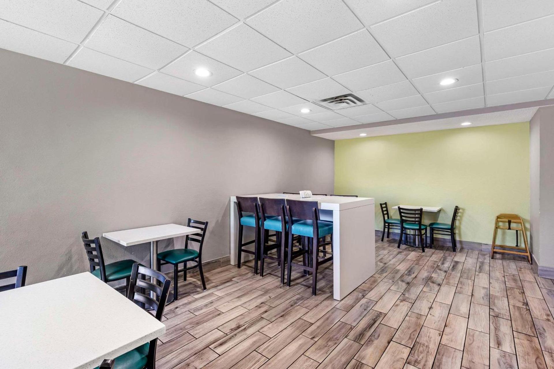 Quality Inn Clarksville - Exit 11 photo 24