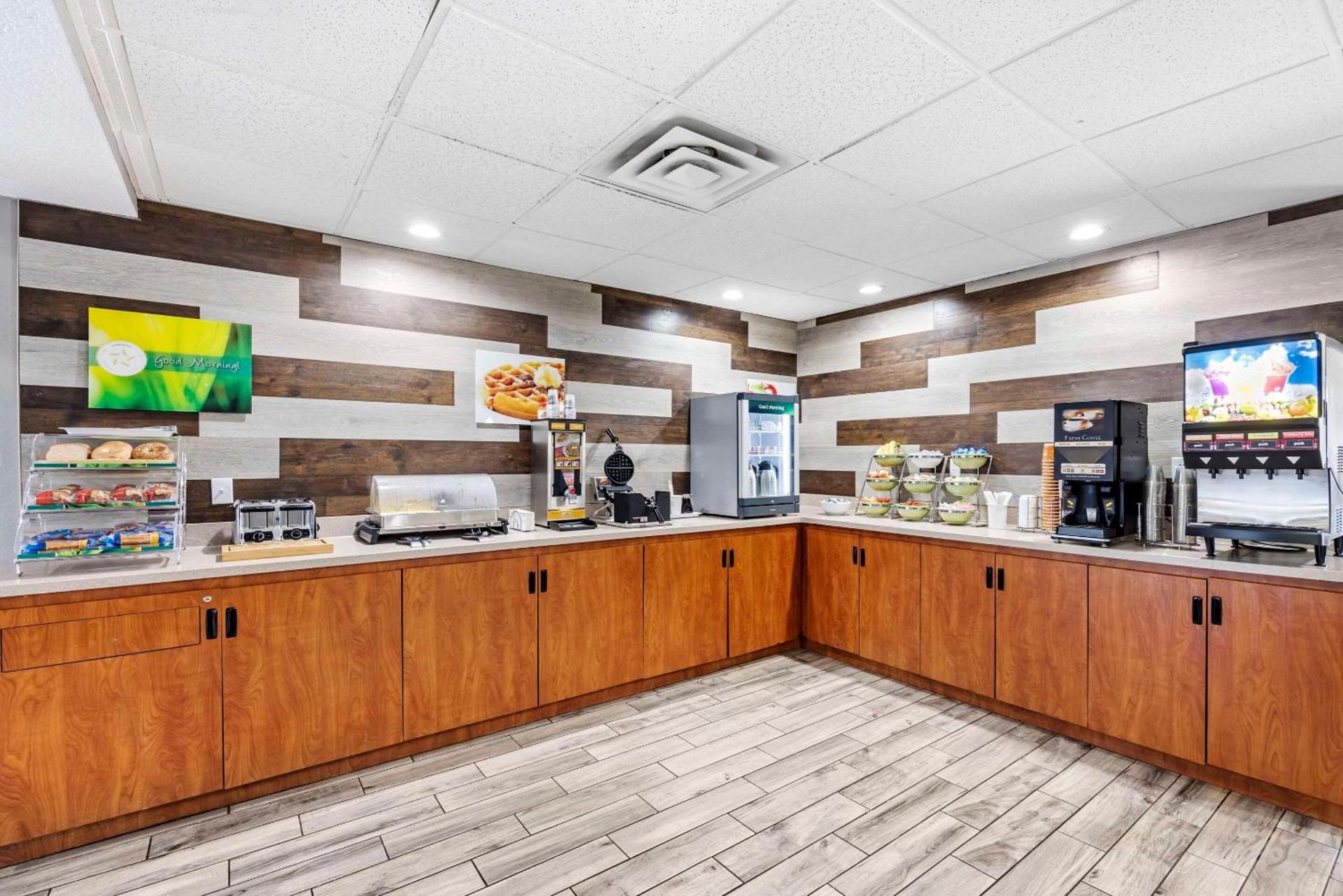 Quality Inn Clarksville - Exit 11 photo 28