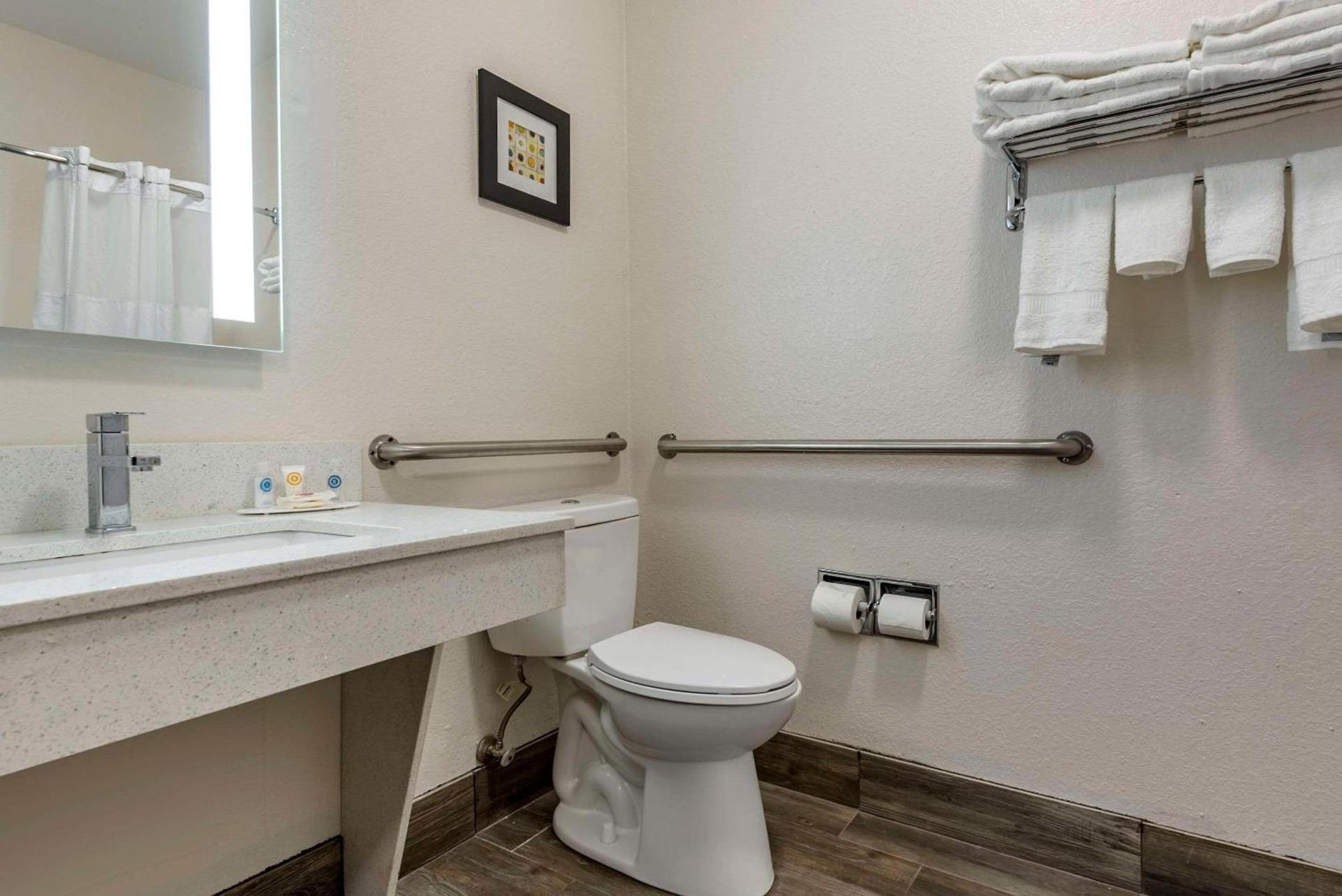 Comfort Inn & Suites Liverpool - Syracuse photo 9