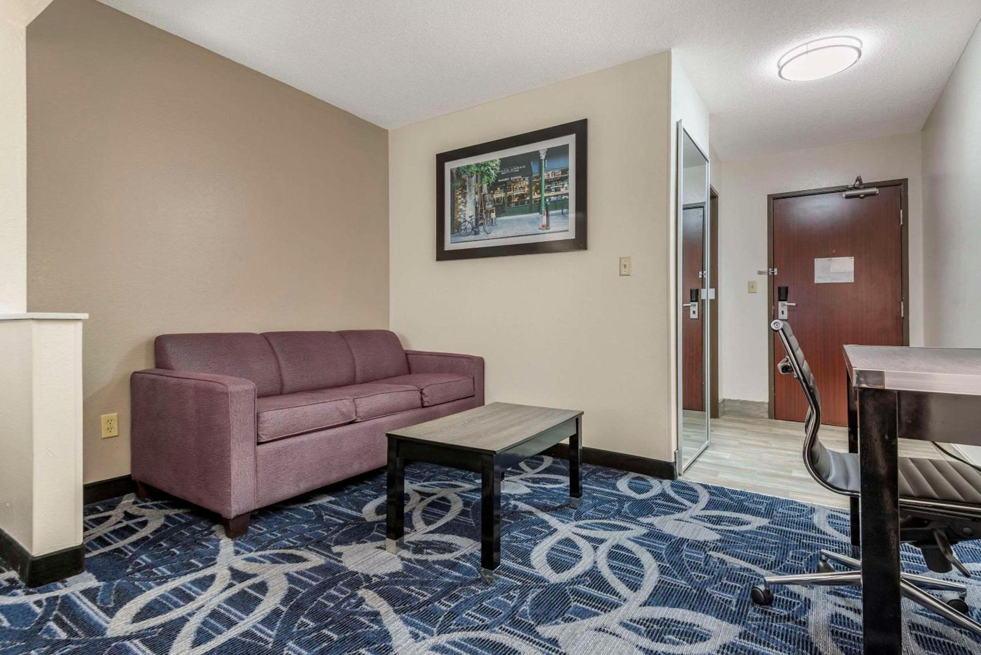 Comfort Inn & Suites Liverpool - Syracuse photo 20