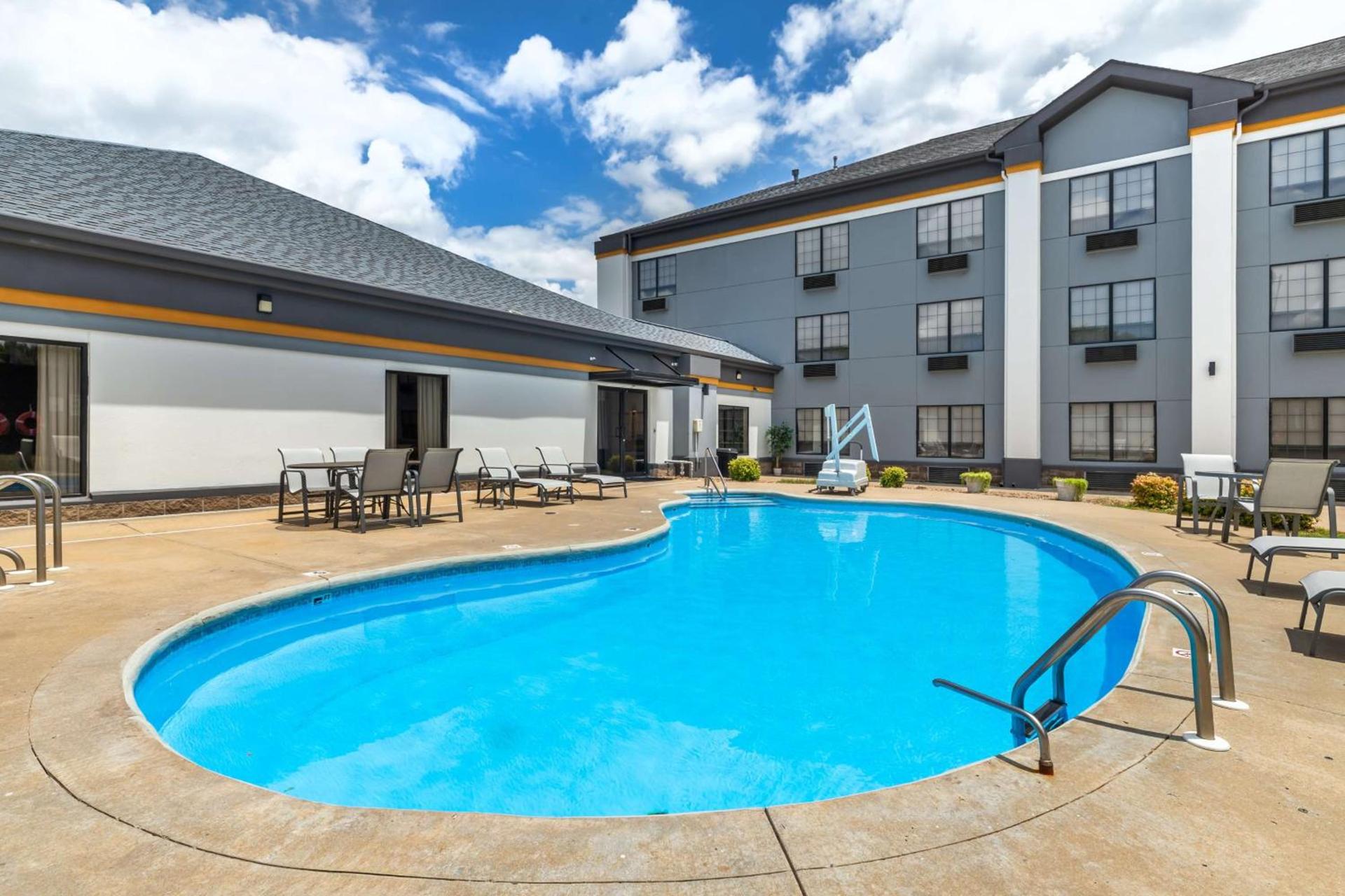 Best Western Prime Inn & Suites photo 9