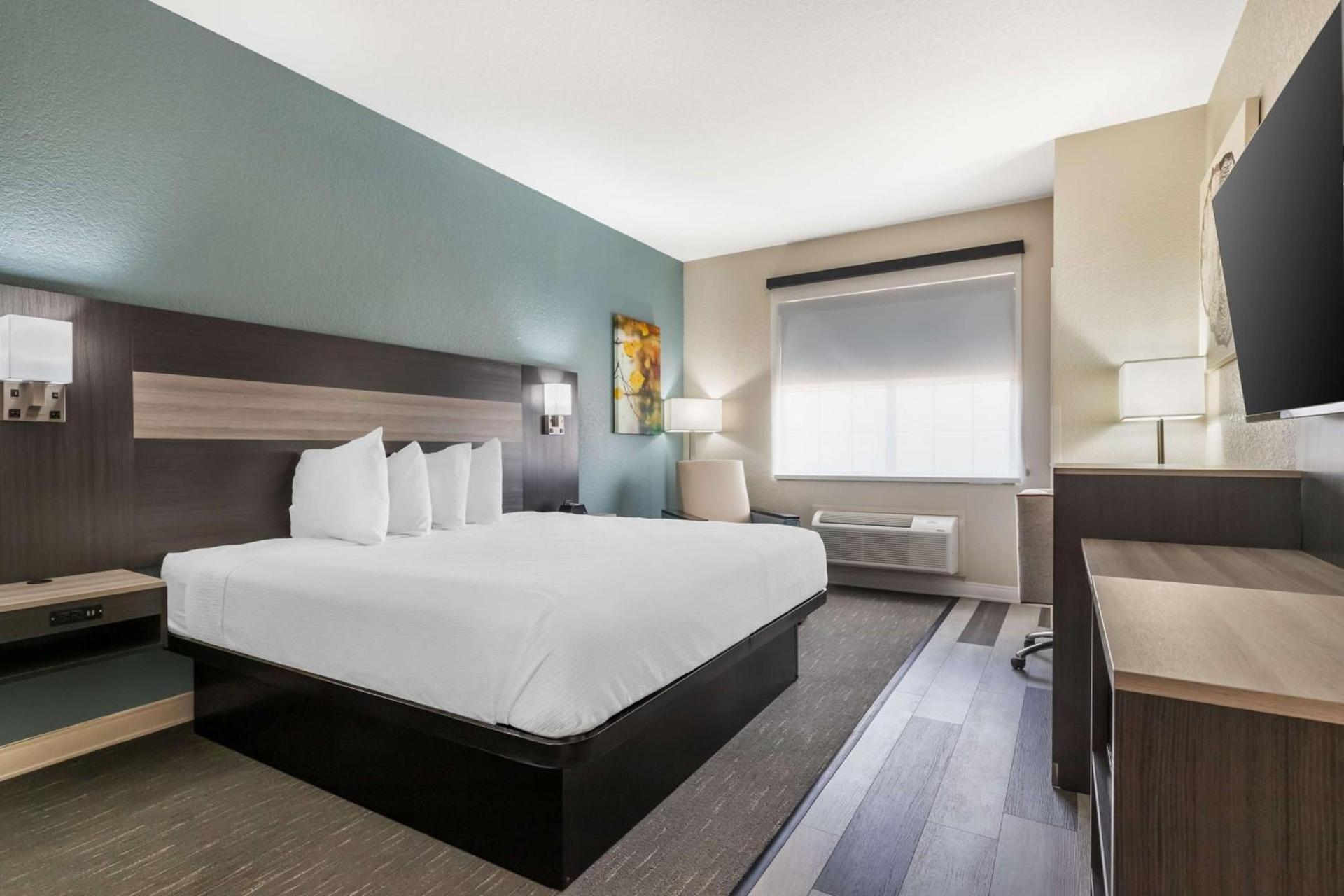 Best Western Prime Inn & Suites photo 2