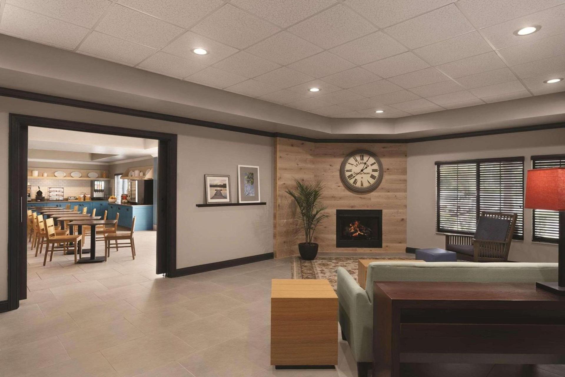 Country Inn & Suites by Radisson Raleigh-Durham Airport NC photo 4