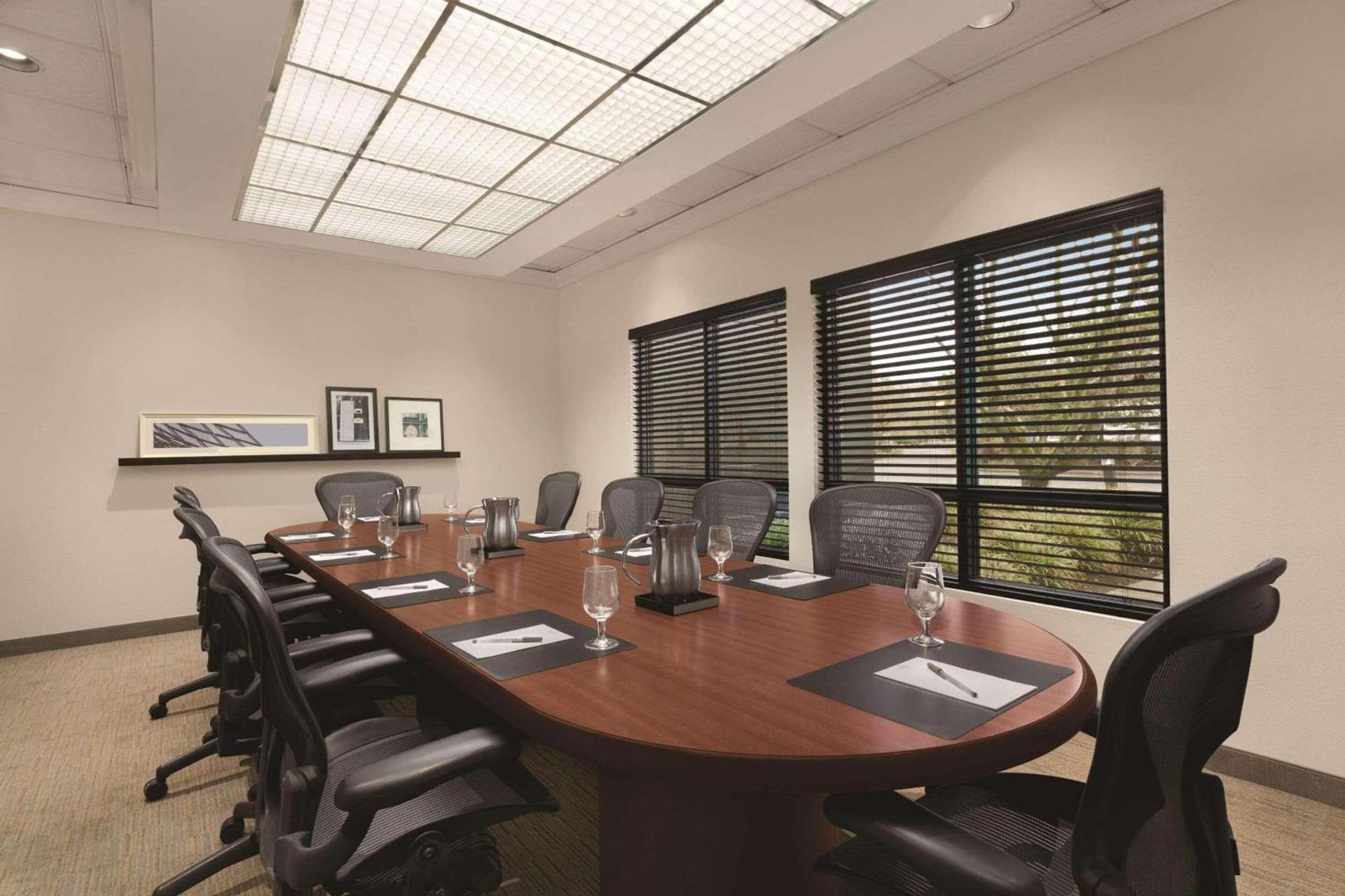 Country Inn & Suites by Radisson, Seattle-Bothell, WA photo 22