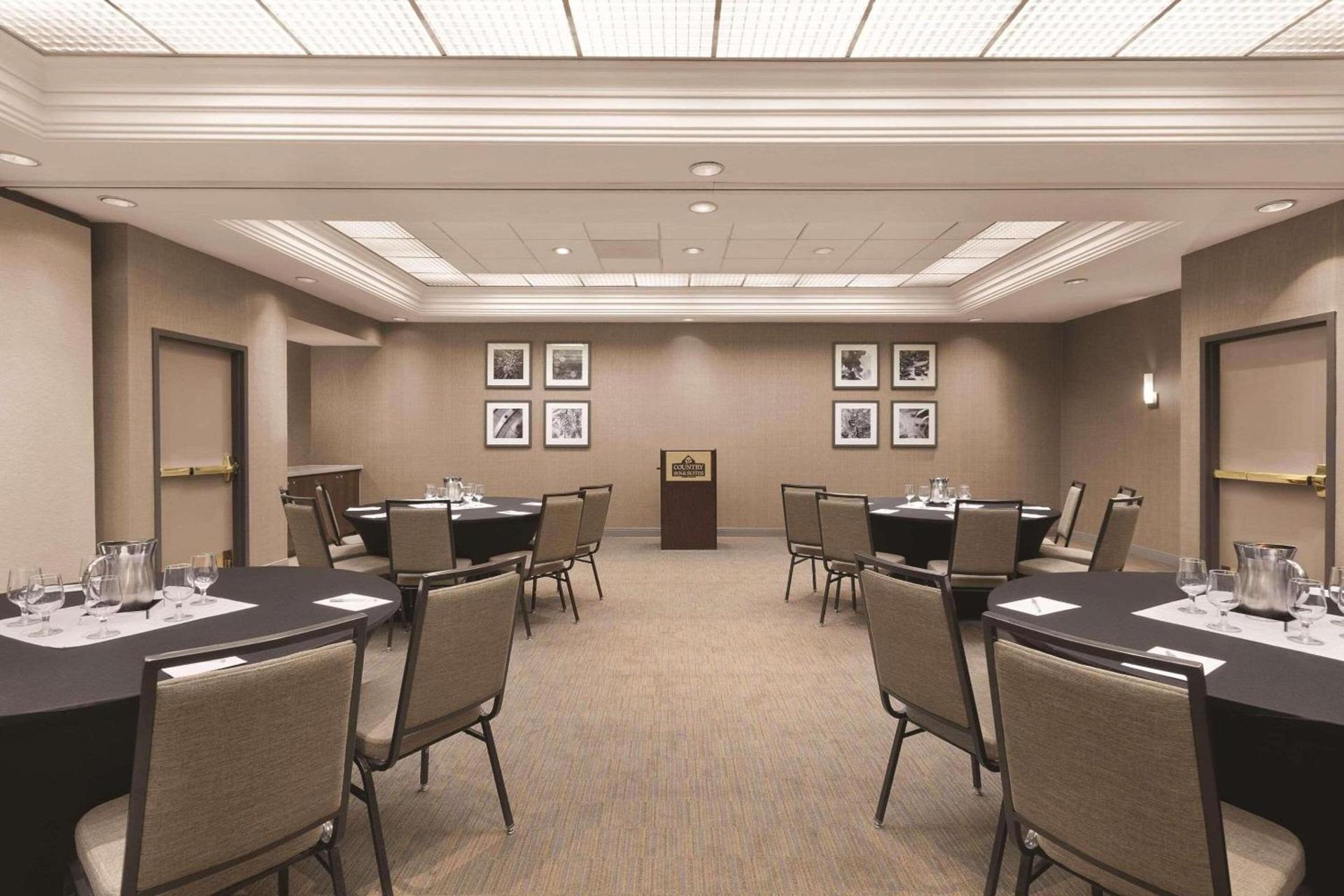 Country Inn & Suites by Radisson, Seattle-Bothell, WA photo 23
