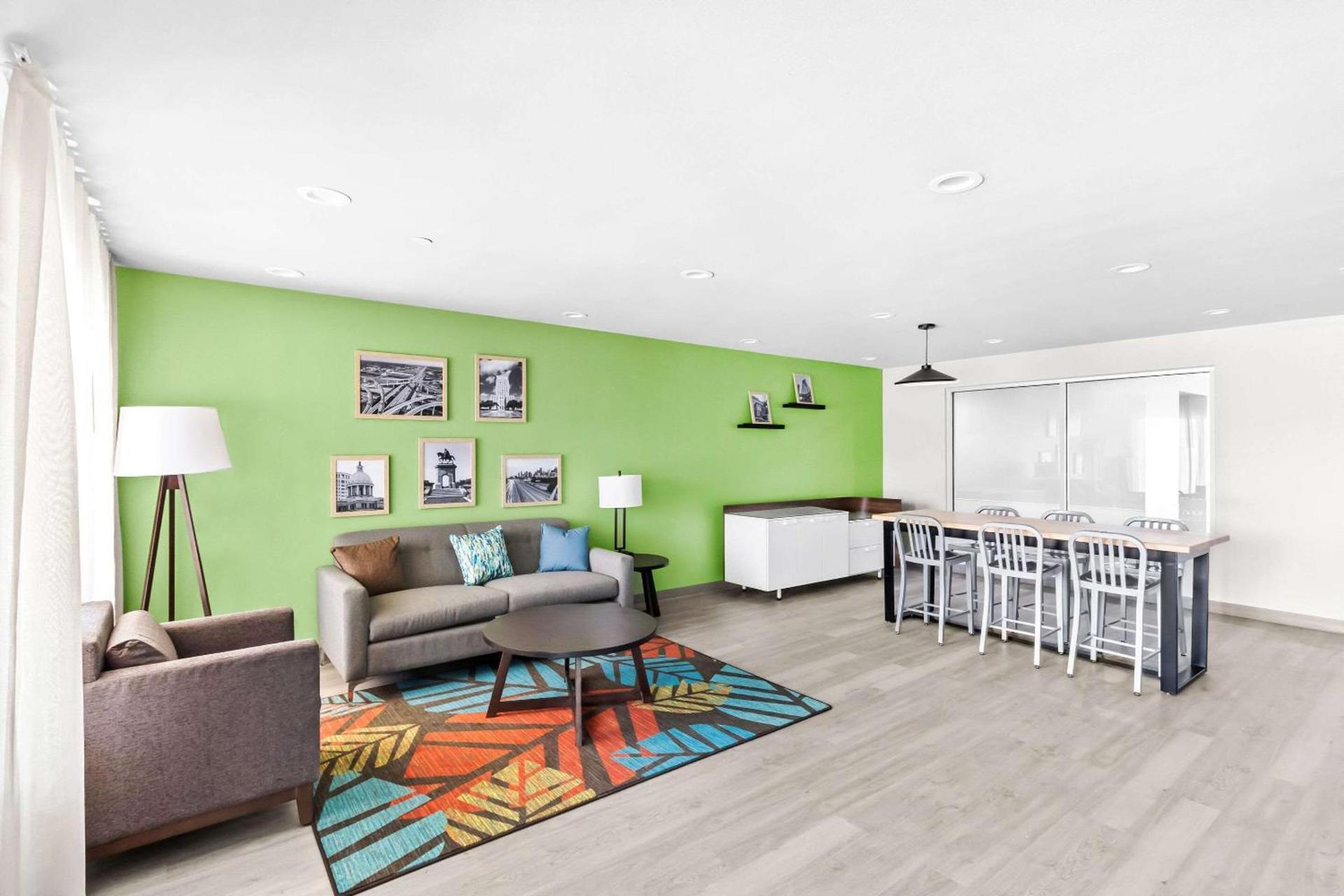 WoodSpring Suites South Houston Hobby photo 5