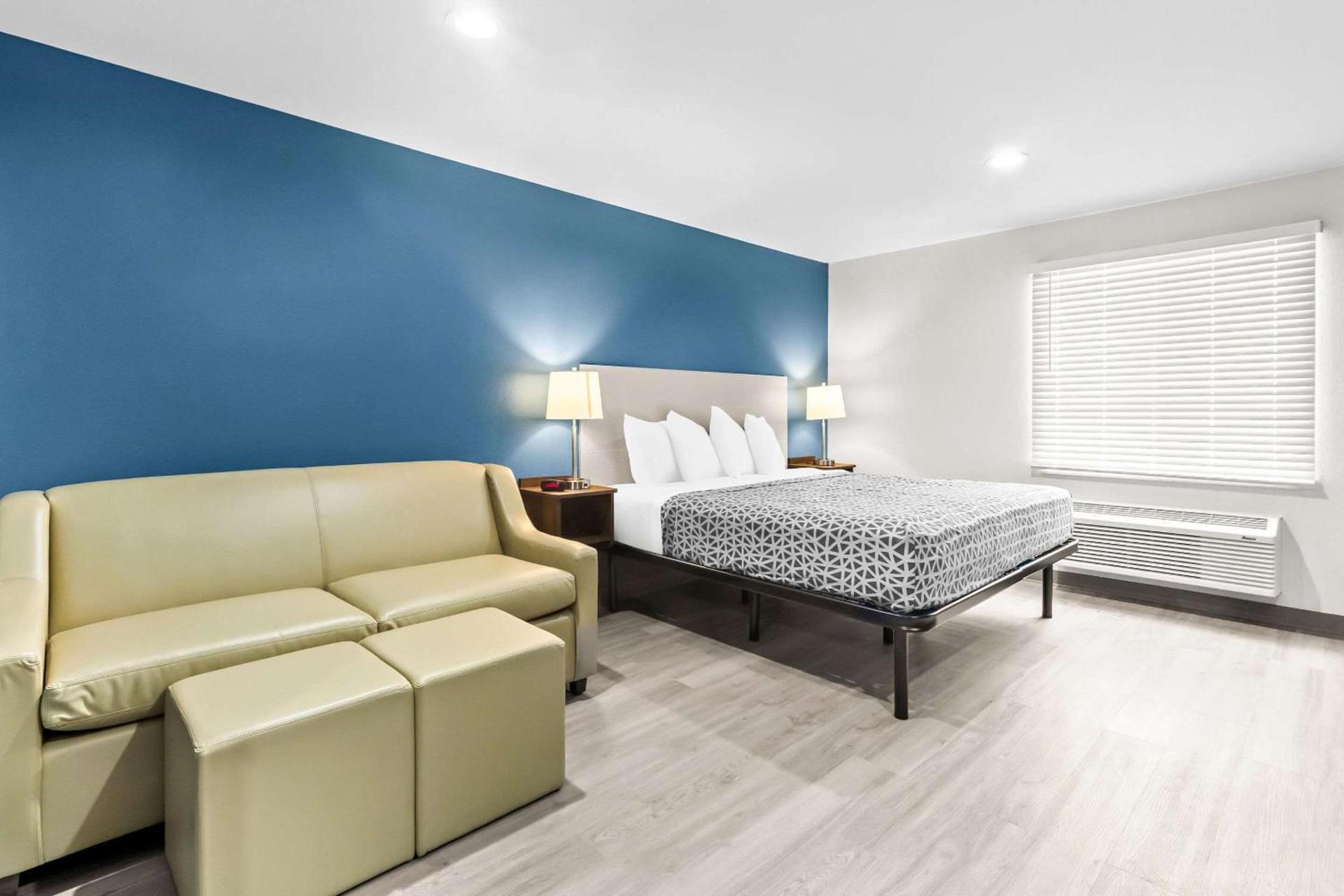 WoodSpring Suites South Houston Hobby photo 9