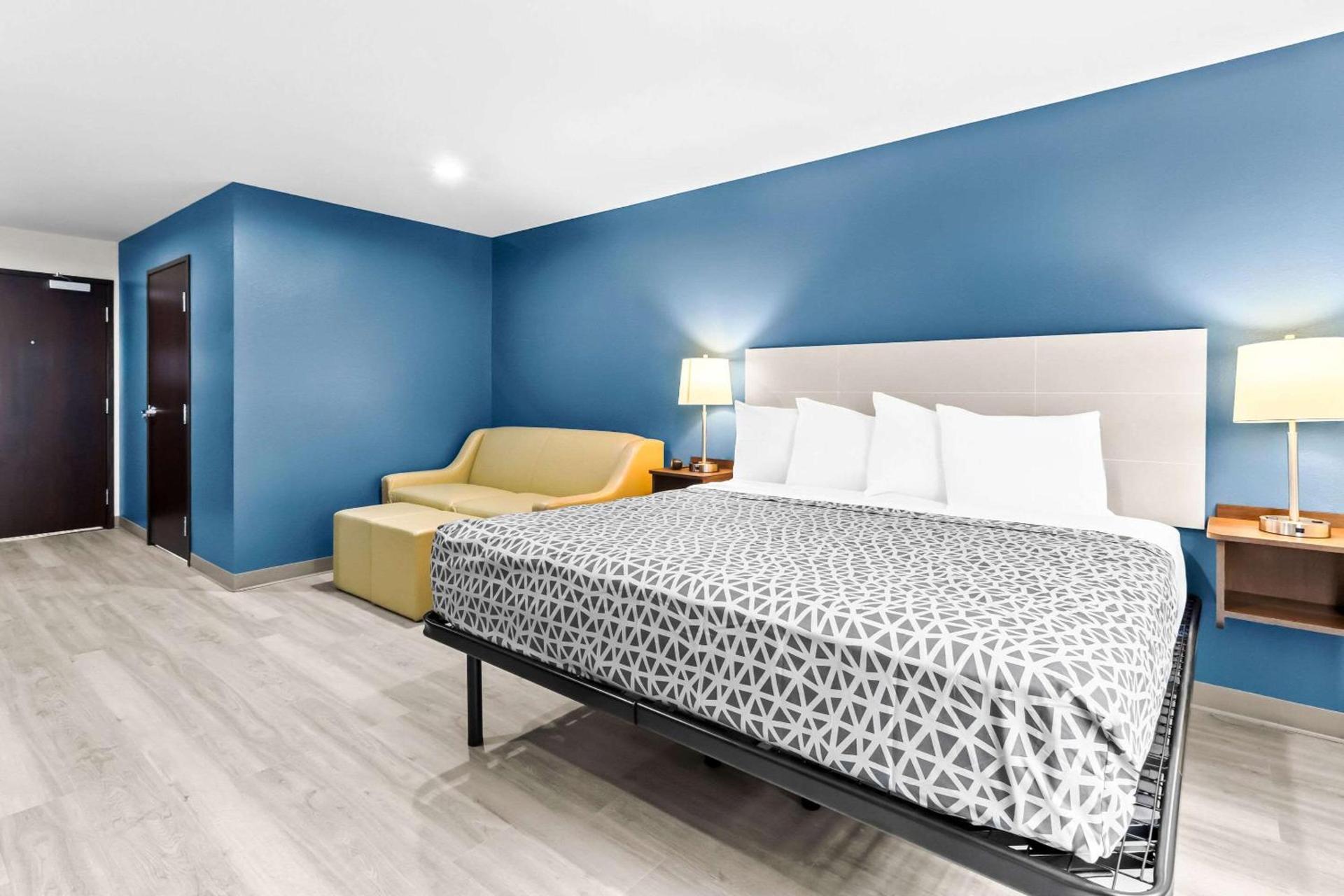 WoodSpring Suites South Houston Hobby photo 10
