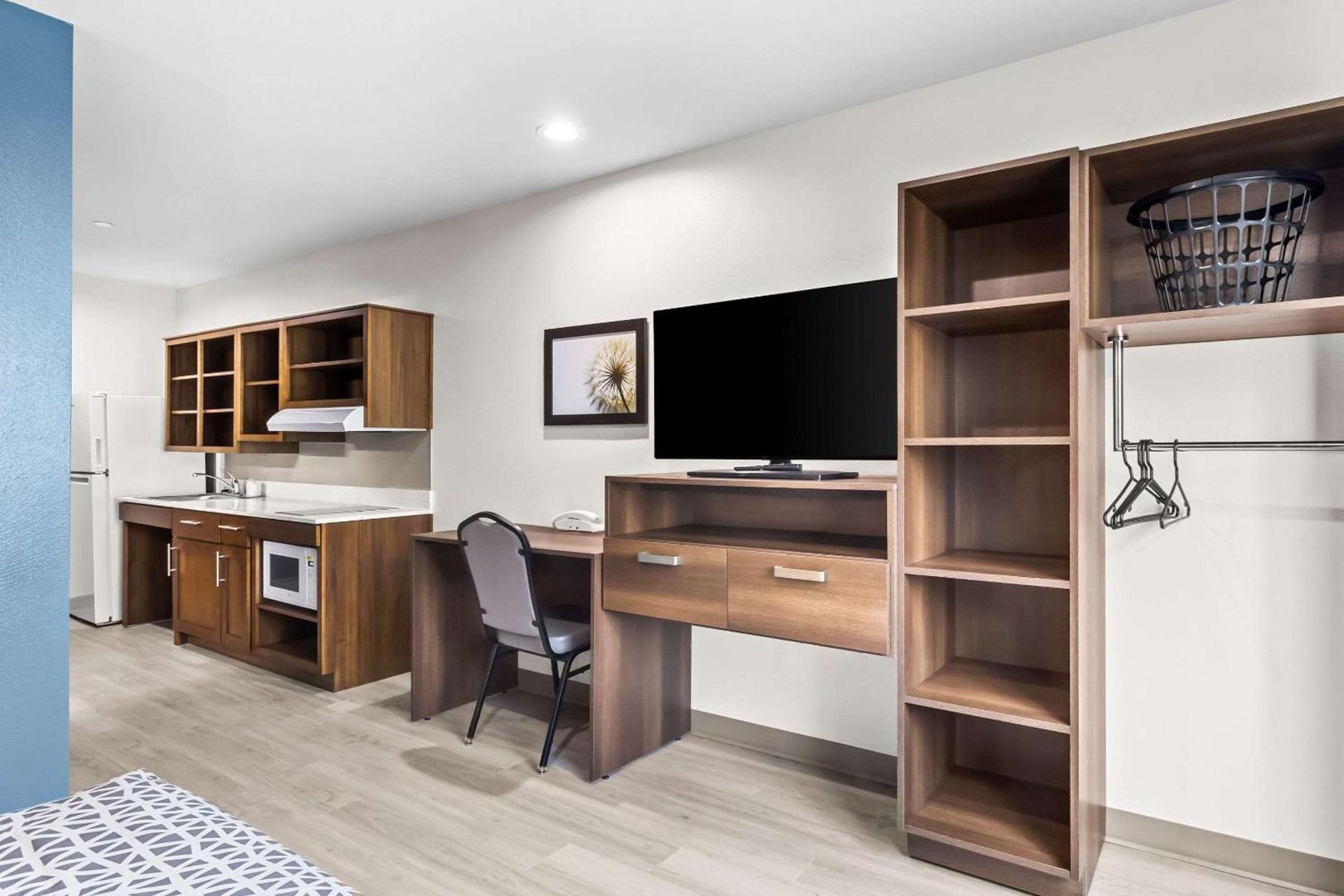WoodSpring Suites South Houston Hobby photo 18