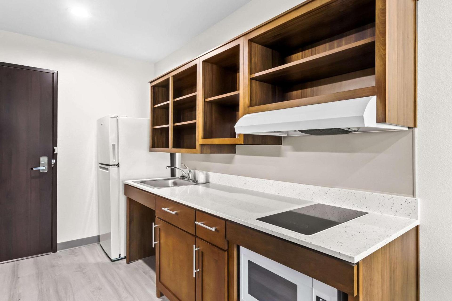 WoodSpring Suites South Houston Hobby photo 19