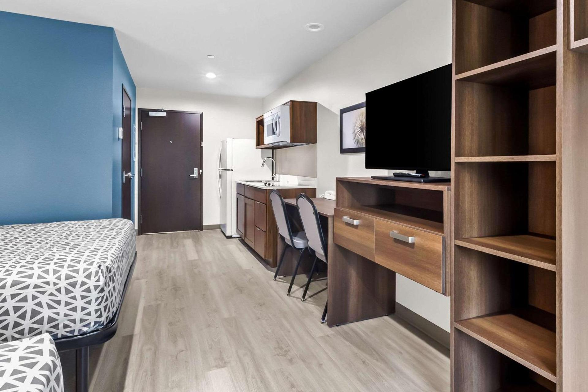 WoodSpring Suites South Houston Hobby photo 32
