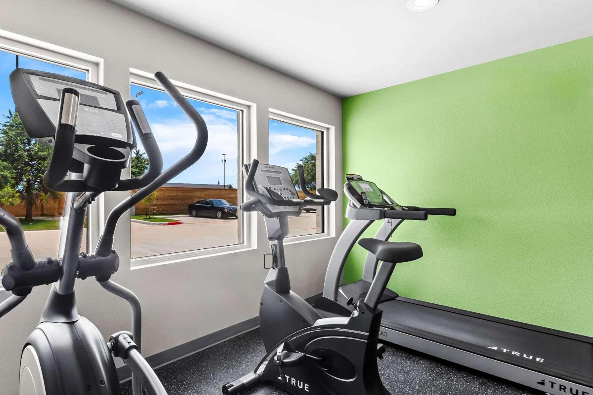 WoodSpring Suites South Houston Hobby photo 34