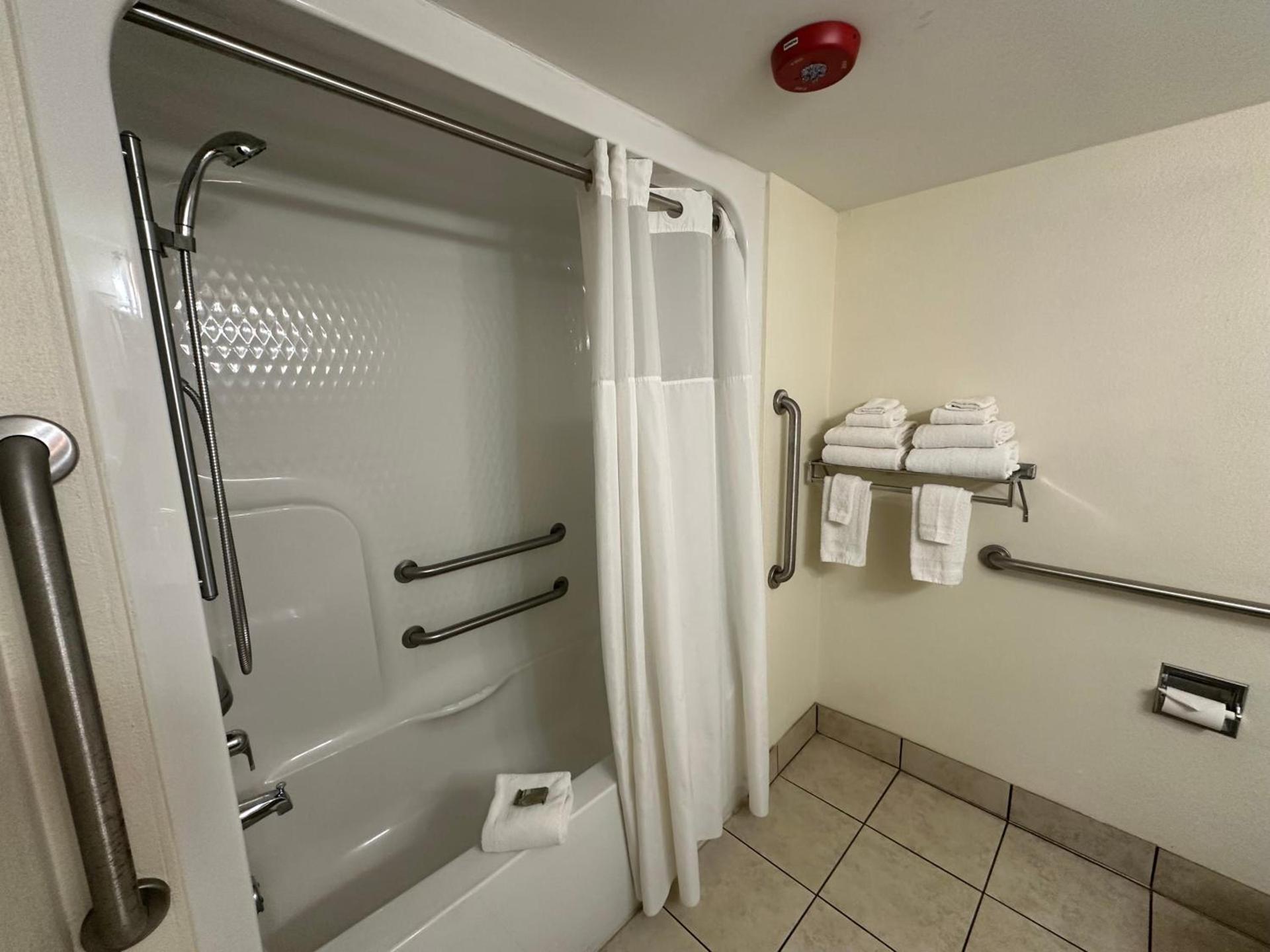 Country Inn & Suites by Radisson, Murrells Inlet, SC photo 12