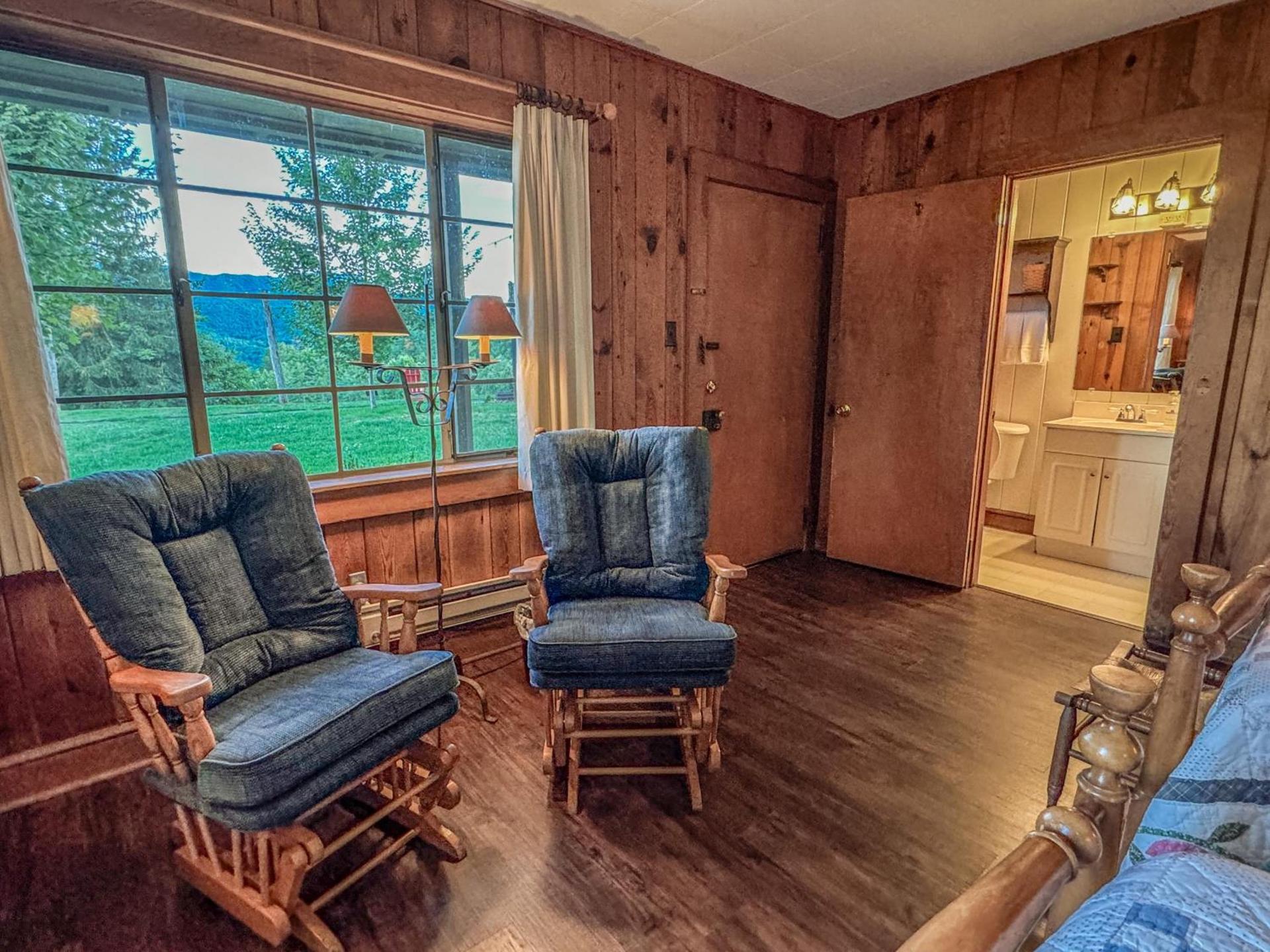 Hemlock Inn photo 12