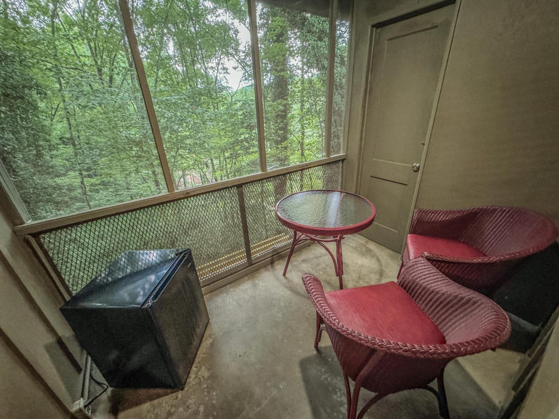 Hemlock Inn photo 3