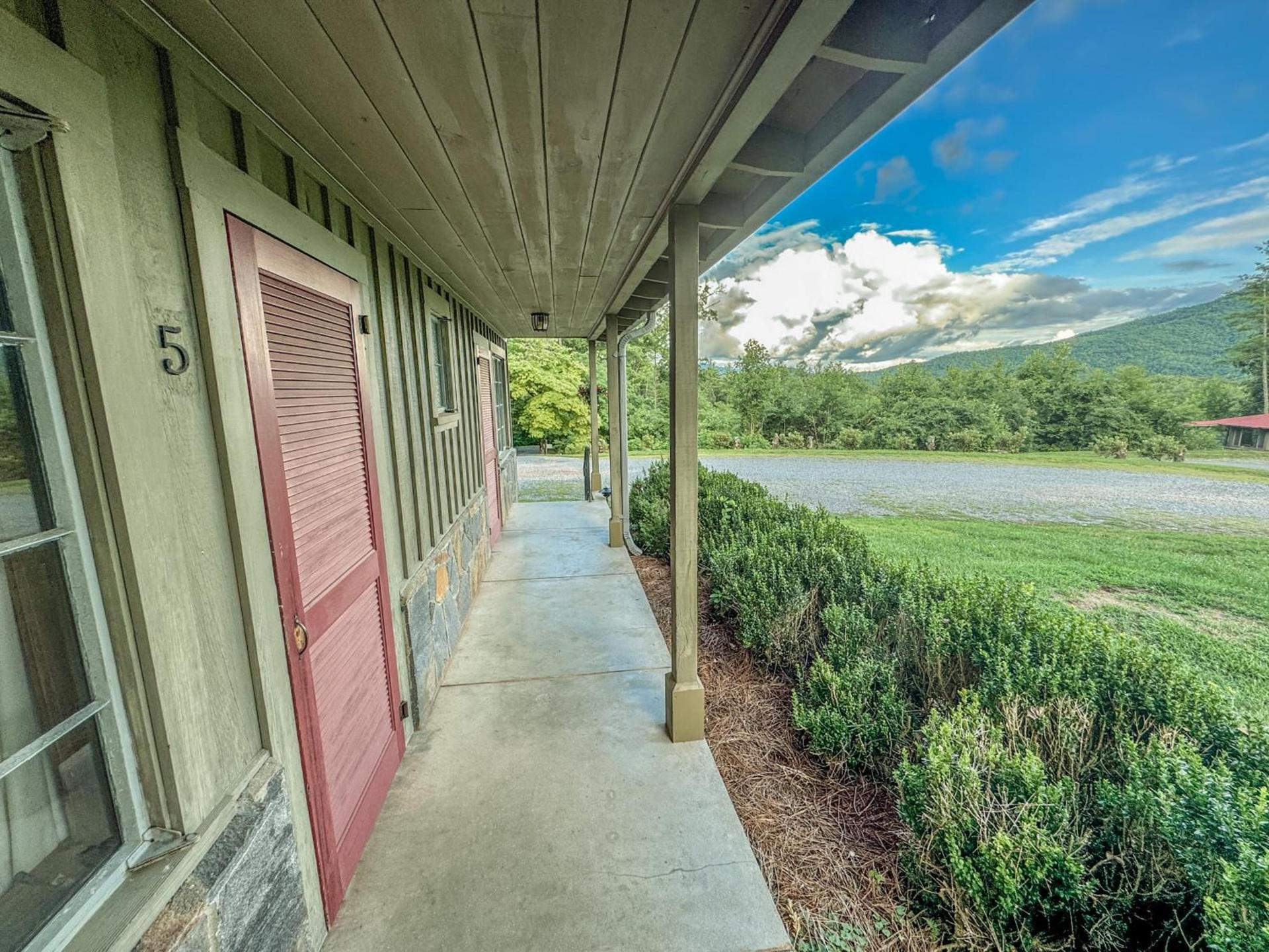 Hemlock Inn photo 18