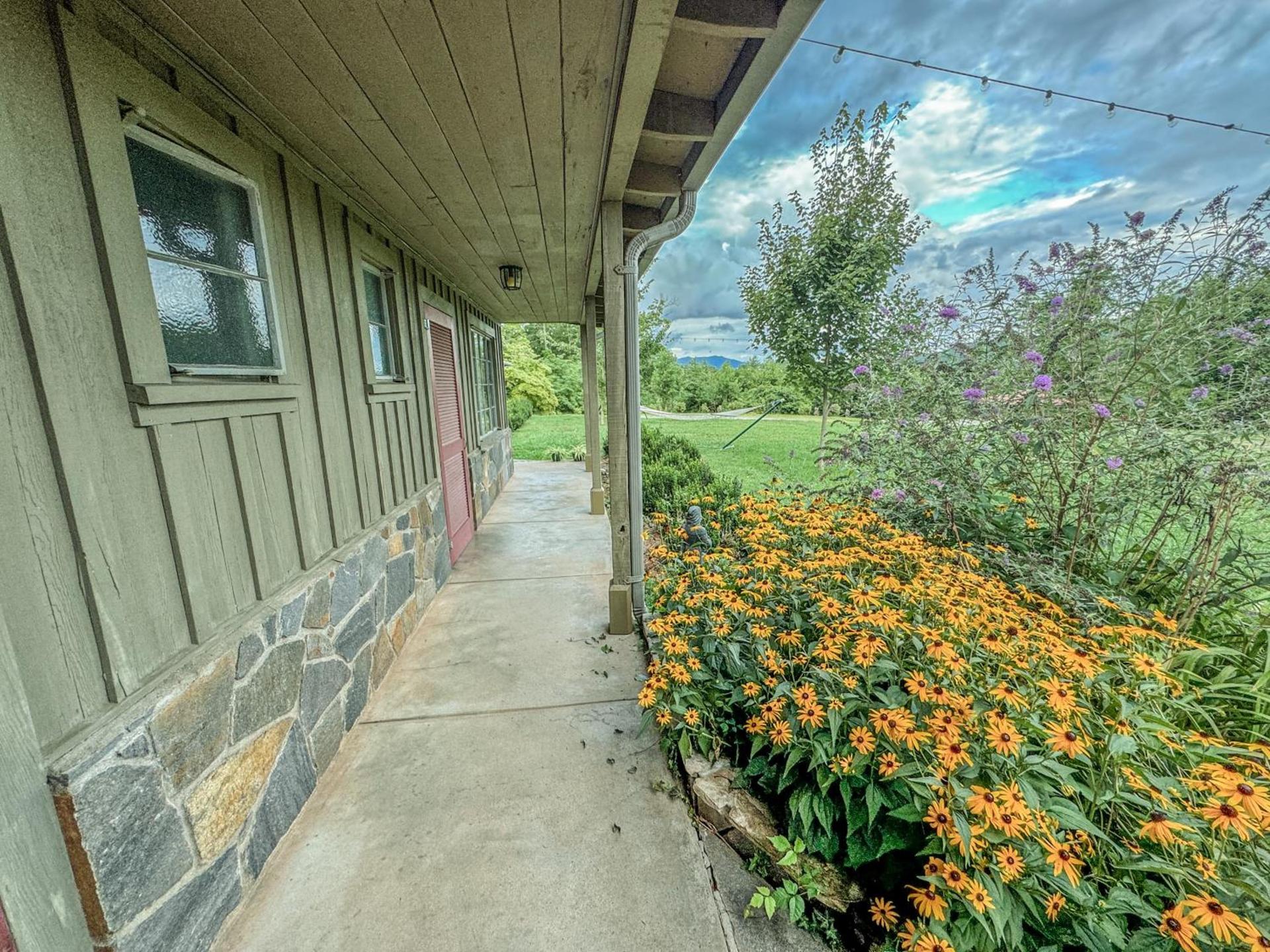 Hemlock Inn photo 20