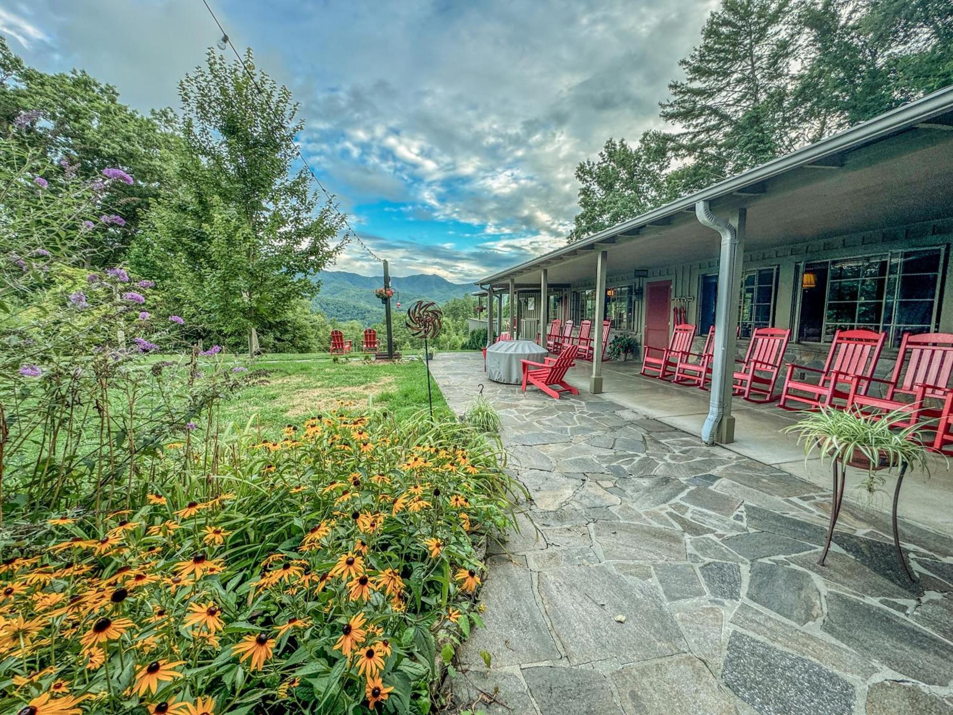 Hemlock Inn photo 21