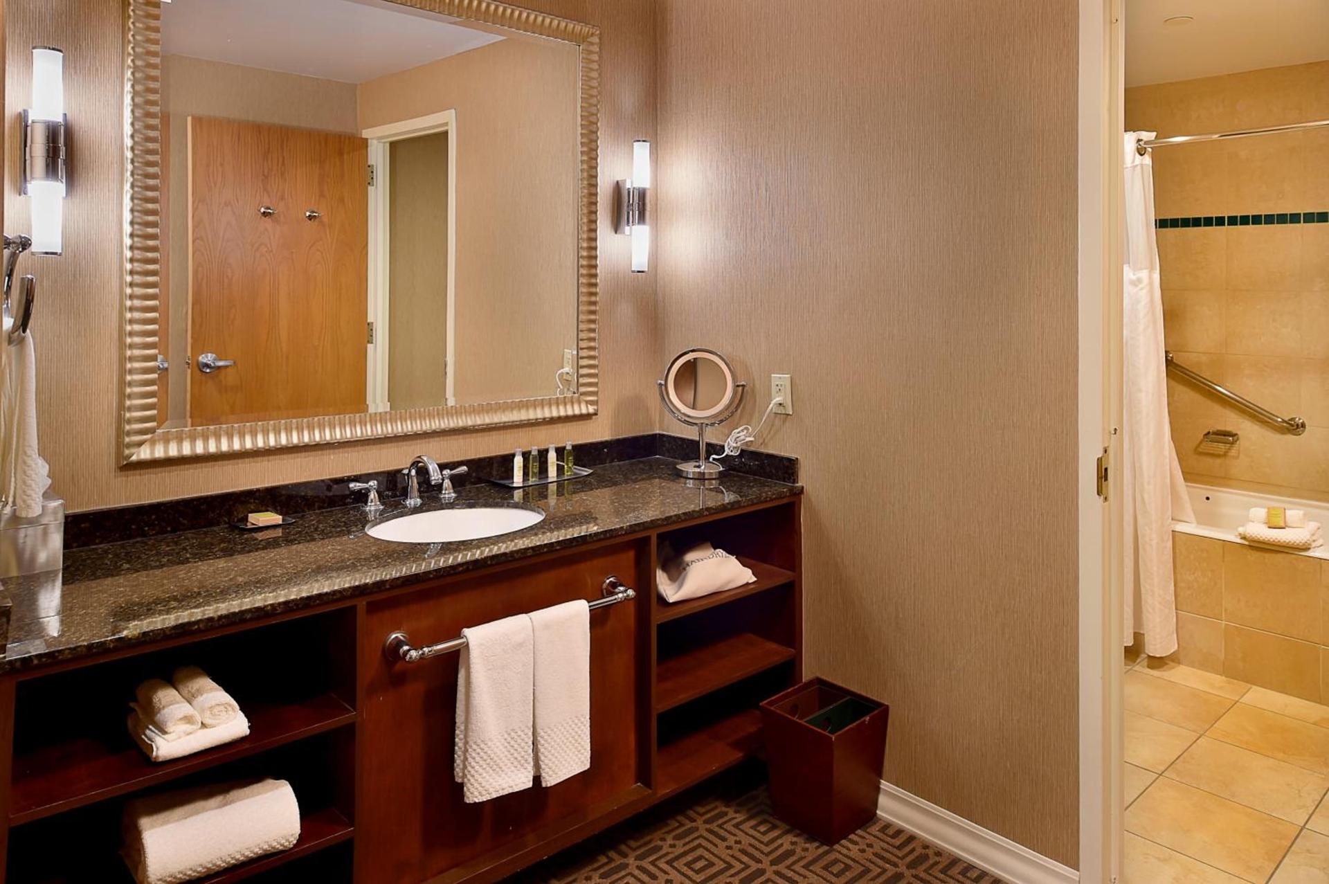 DoubleTree by Hilton Hotel St. Louis - Chesterfield photo 75