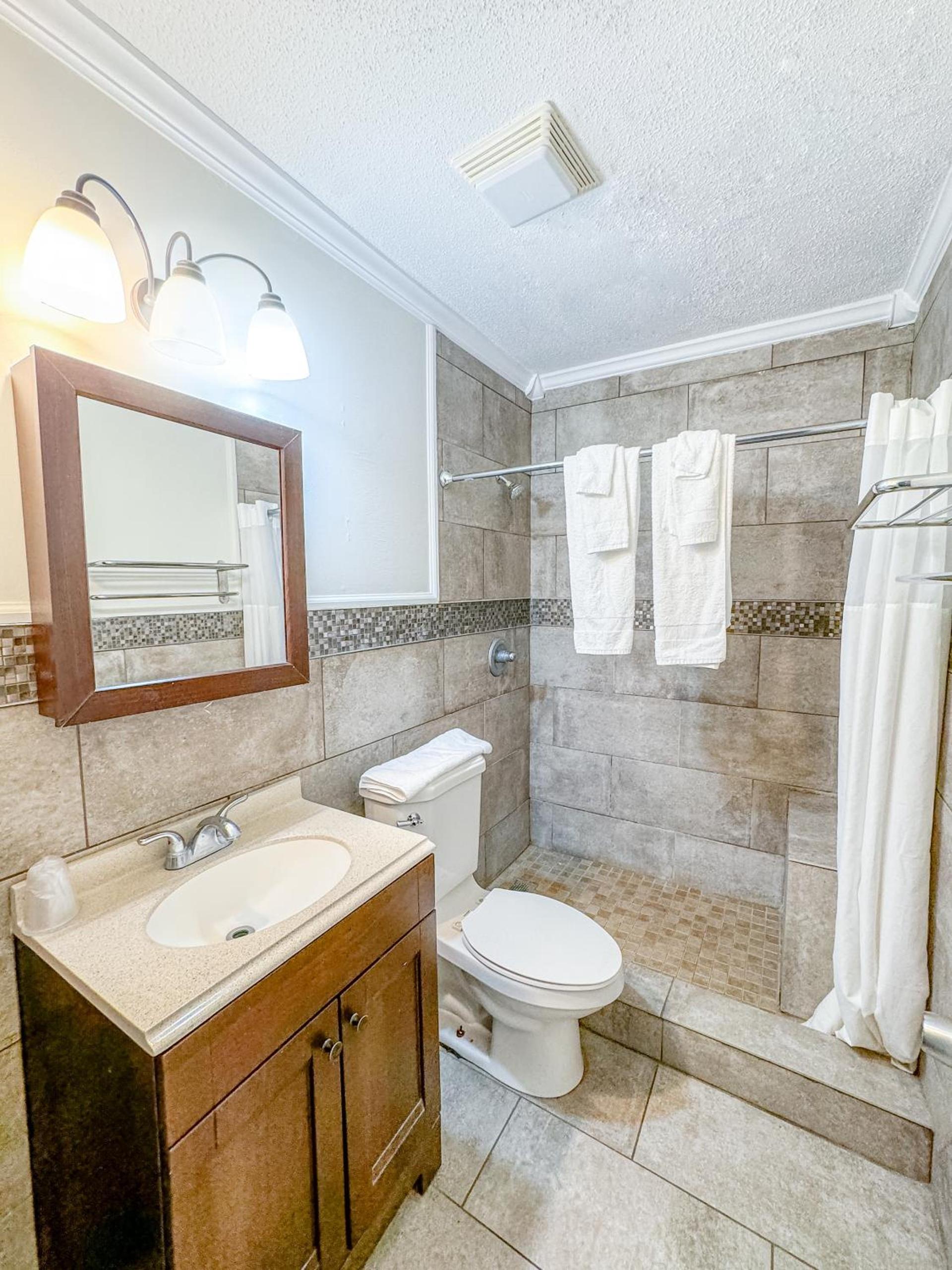 Atlantis Inn - Tybee Island photo 23