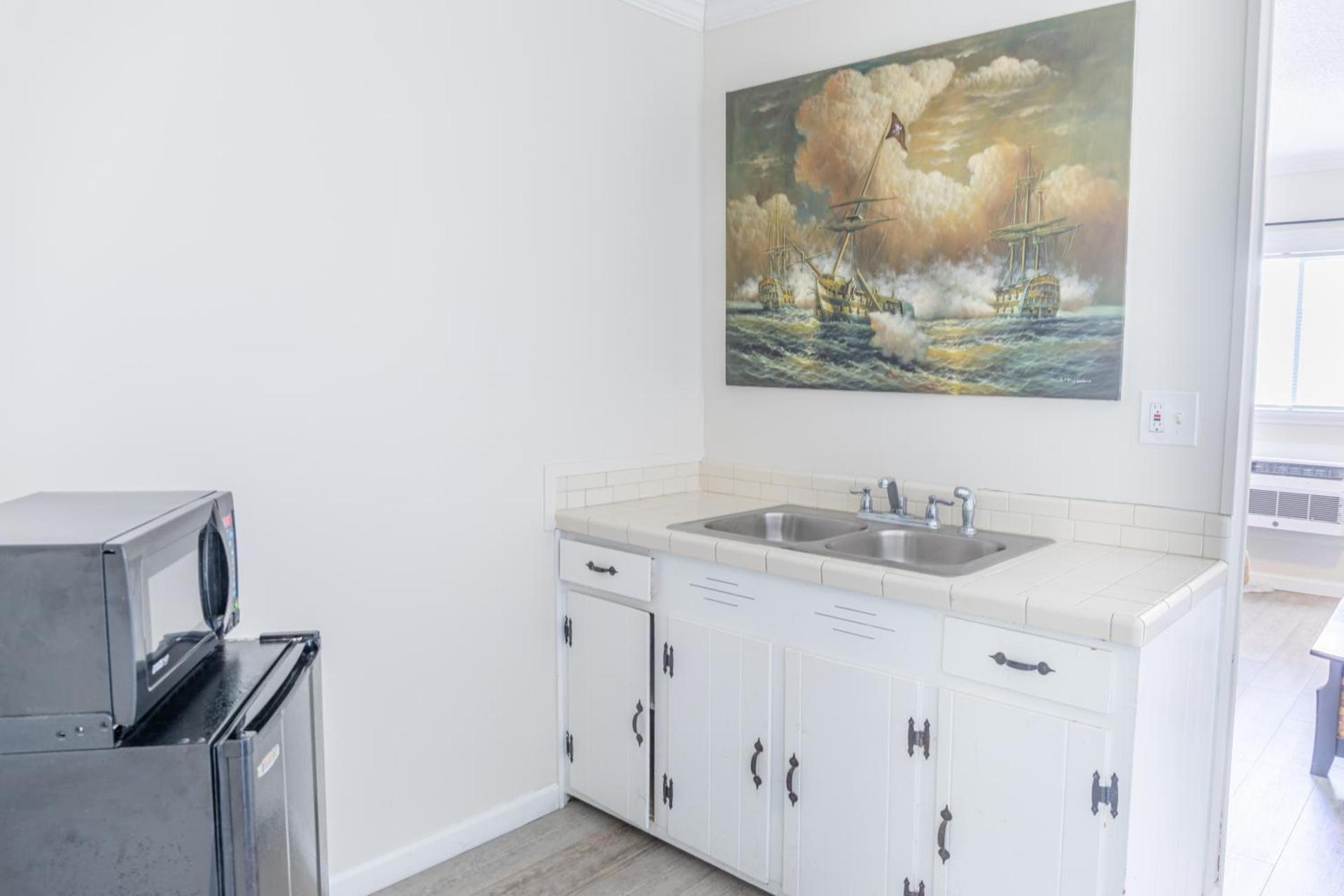 Atlantis Inn - Tybee Island photo 43
