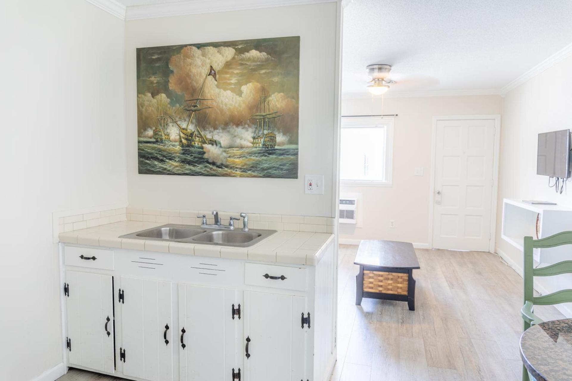 Atlantis Inn - Tybee Island photo 42