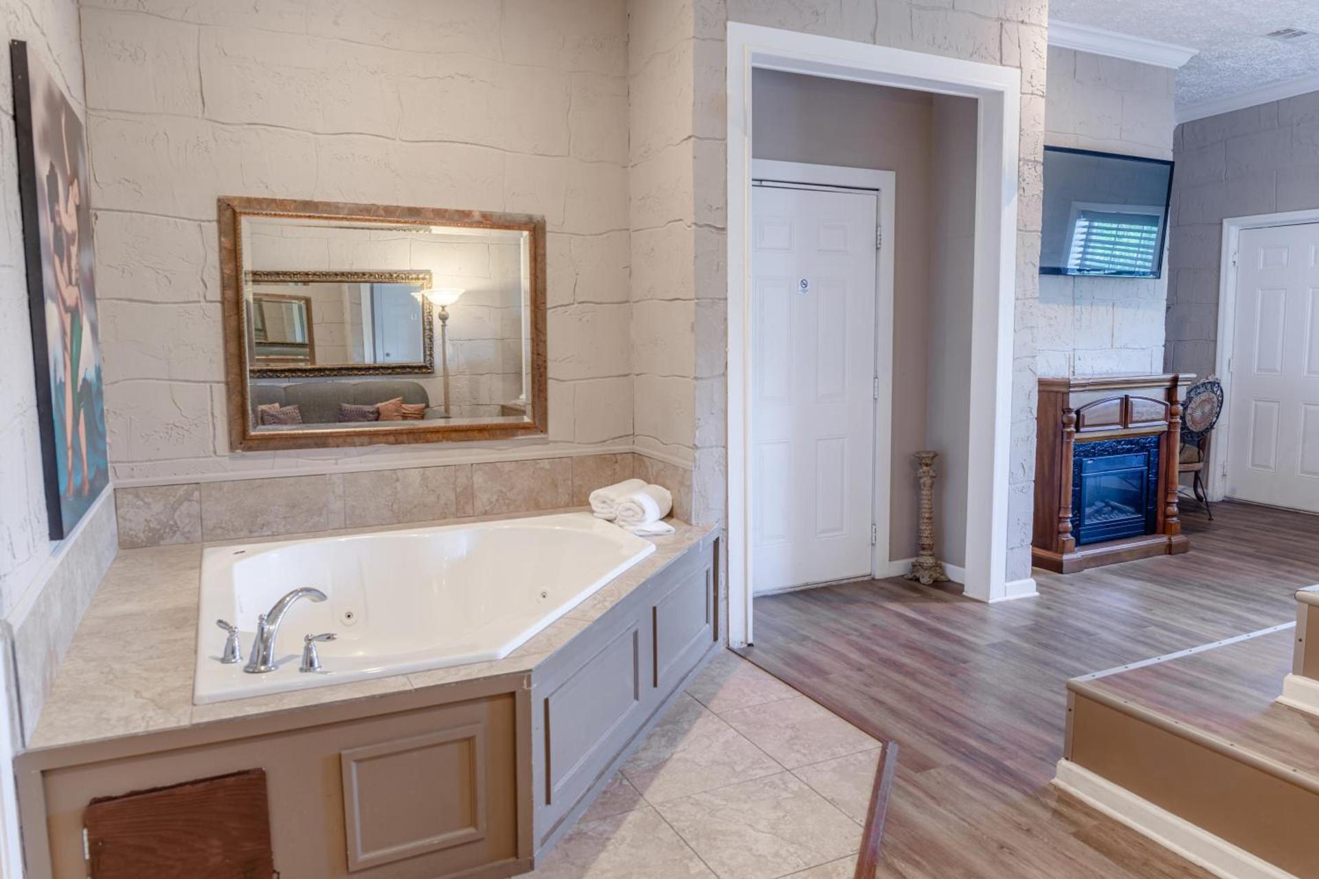 Atlantis Inn - Tybee Island photo 64