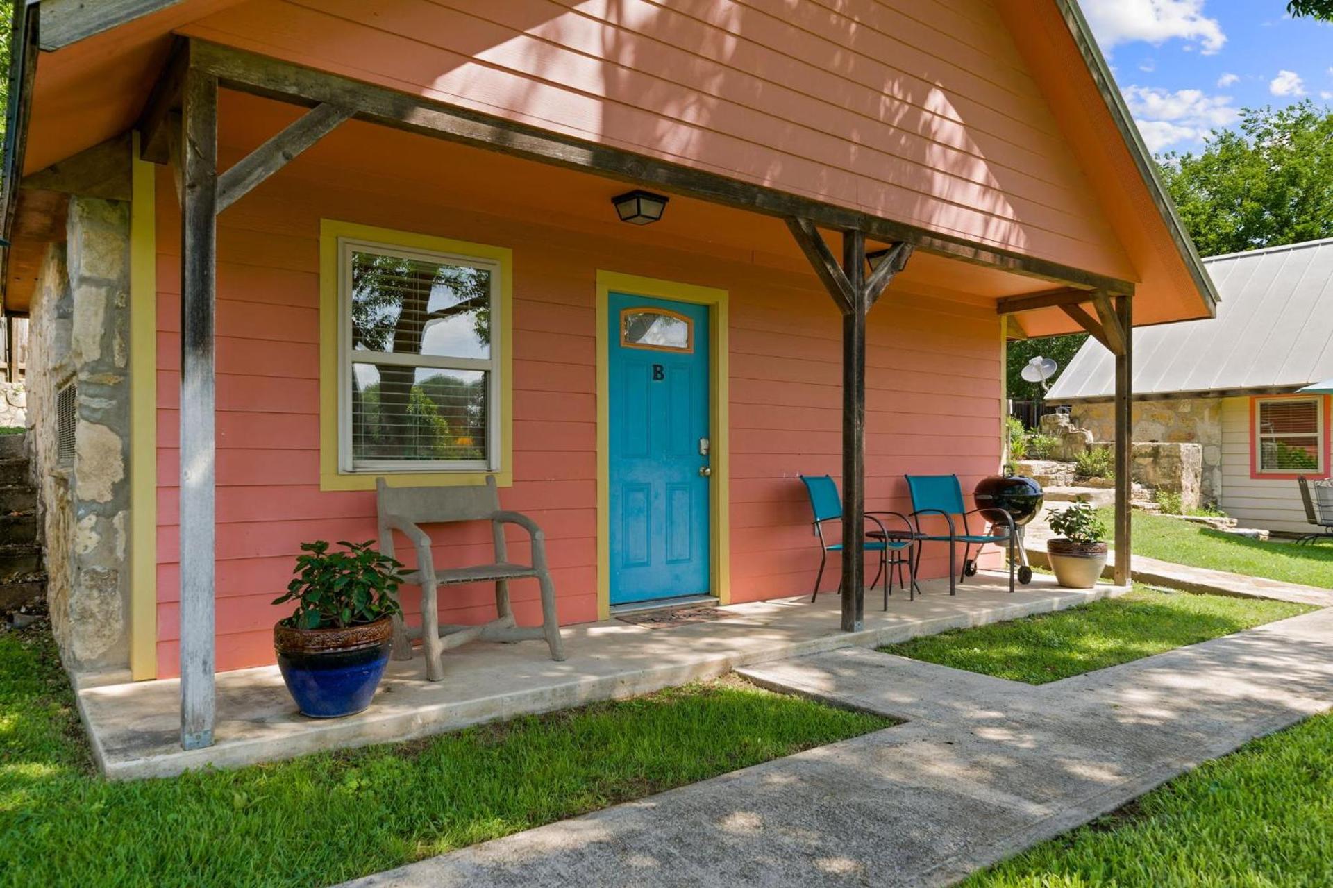 Blanco Riverside Cottages photo 57