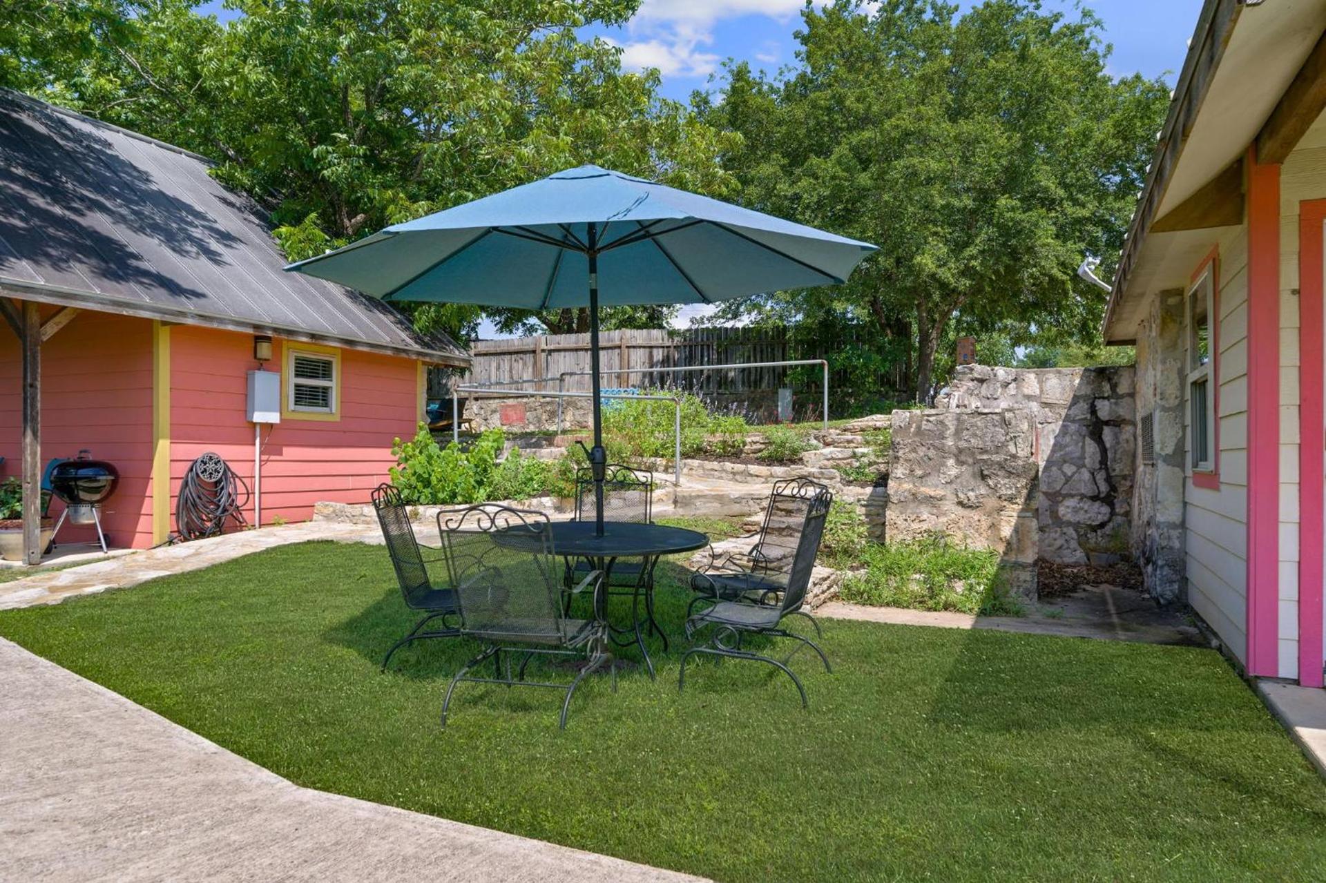 Blanco Riverside Cottages photo 13