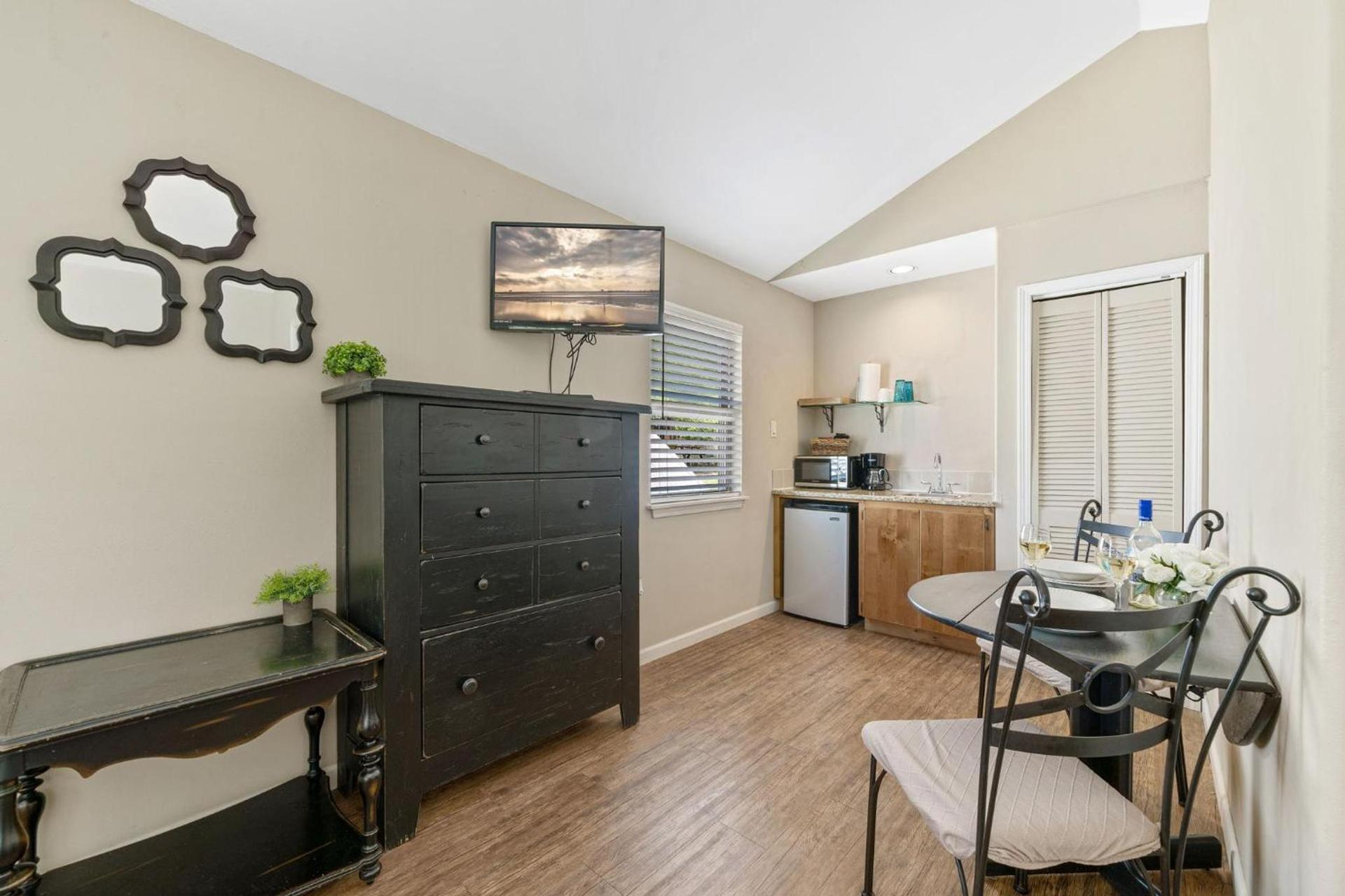 Blanco Riverside Cottages photo 18
