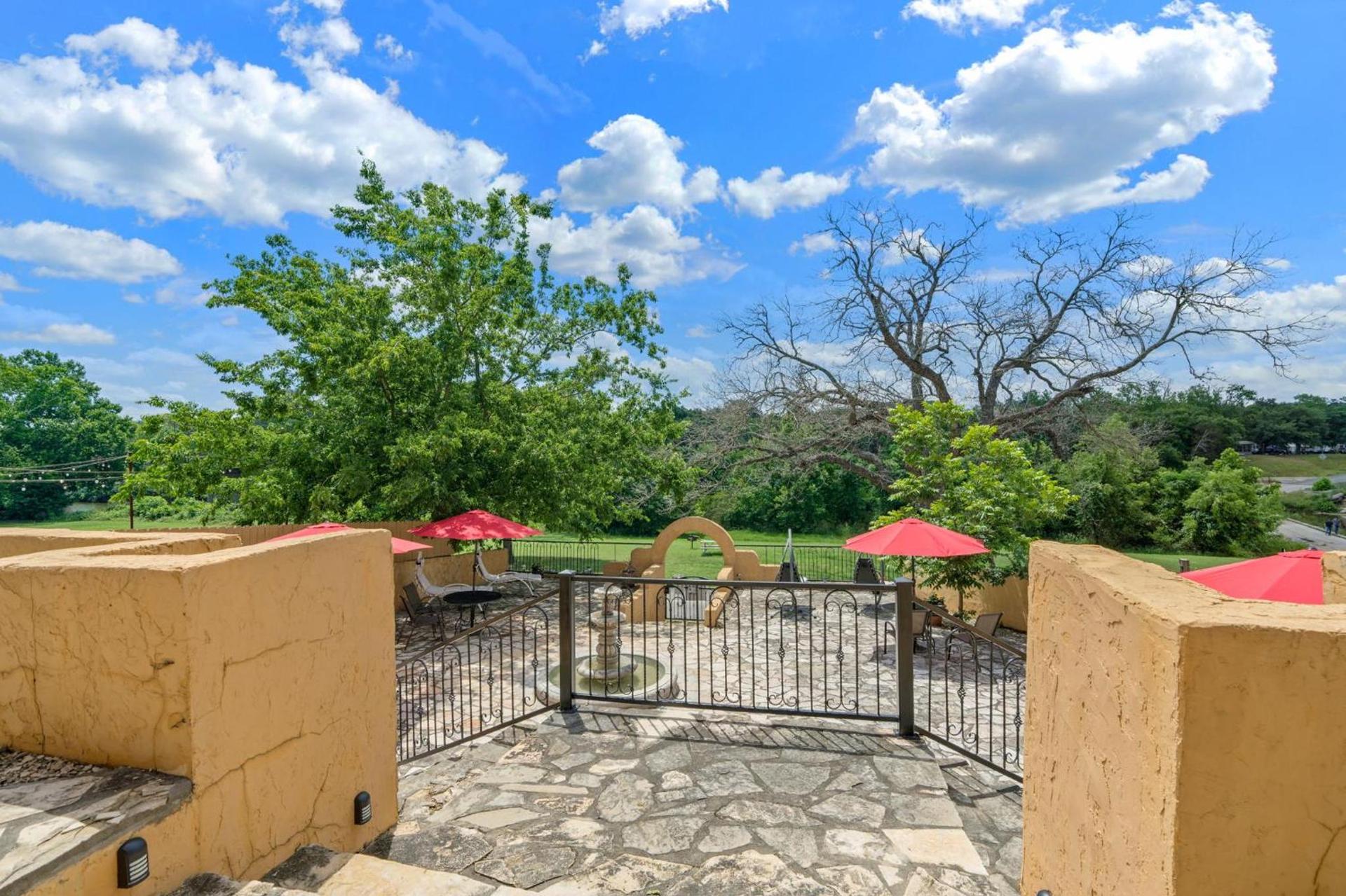 Blanco Riverside Cottages photo 62
