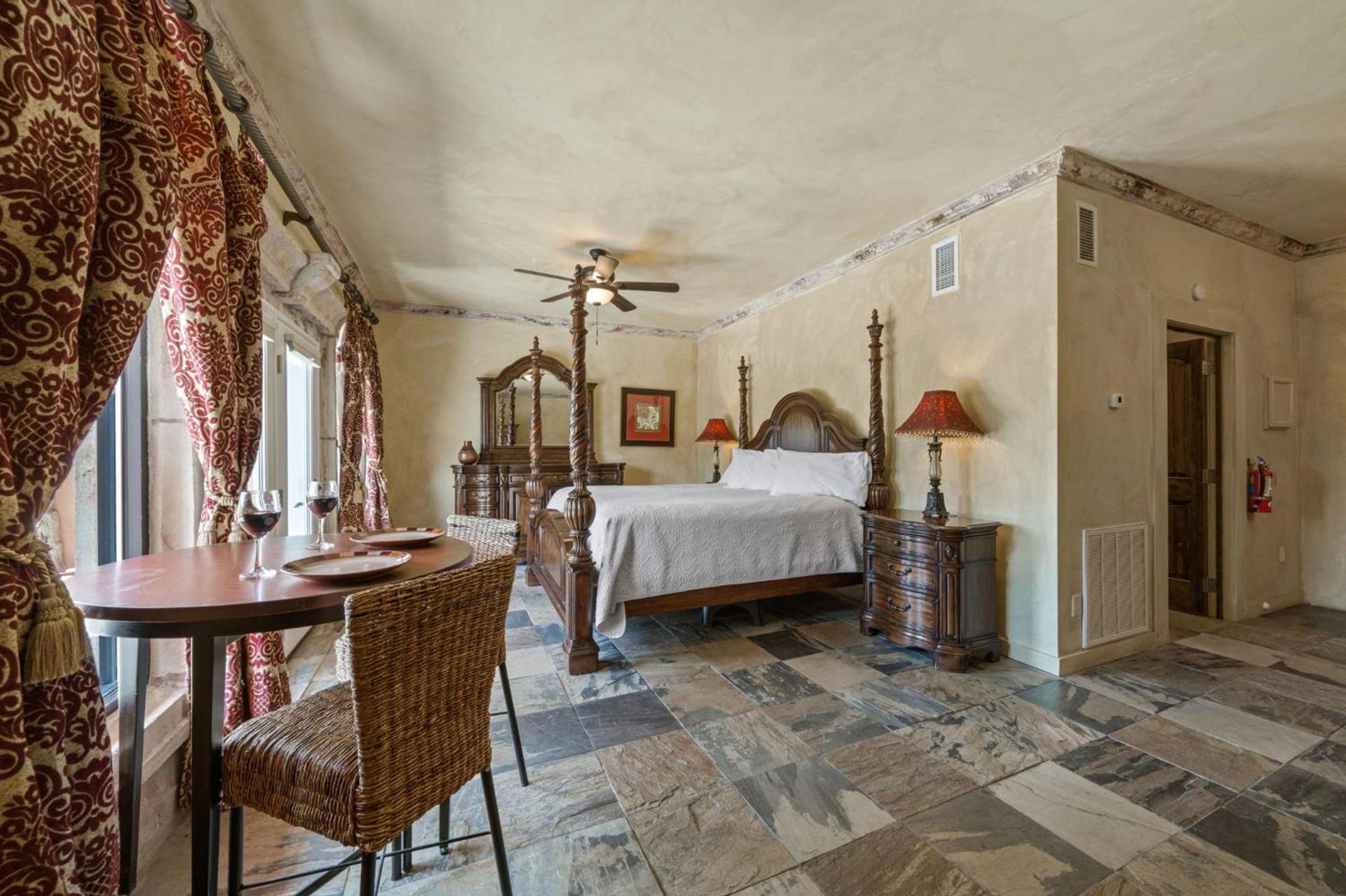 Blanco Riverside Cottages photo 58
